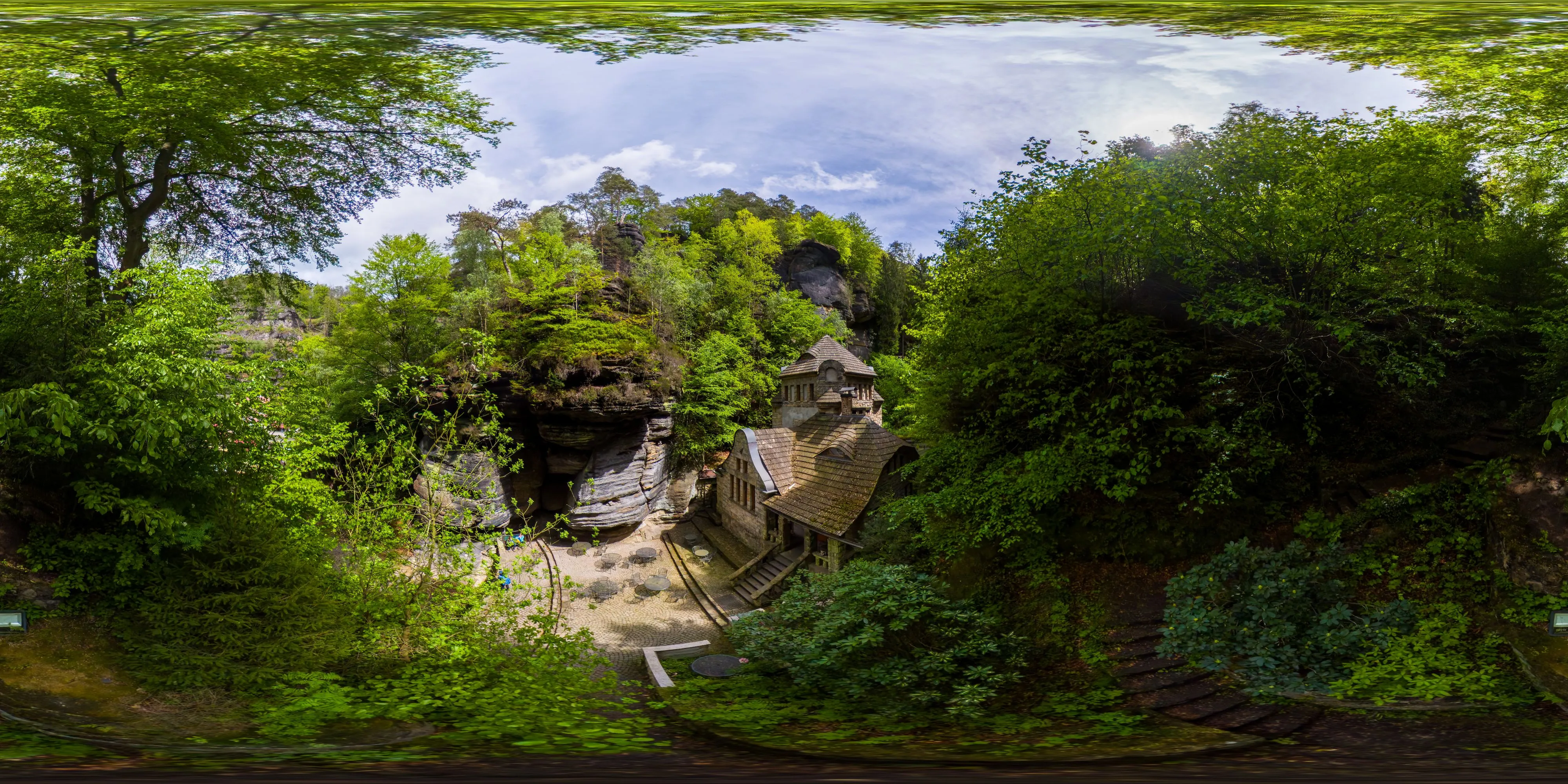 360 Grad Panorama Ansicht: Altes Gaswerk - Westansicht in Hrensko/ Herrnskretschen