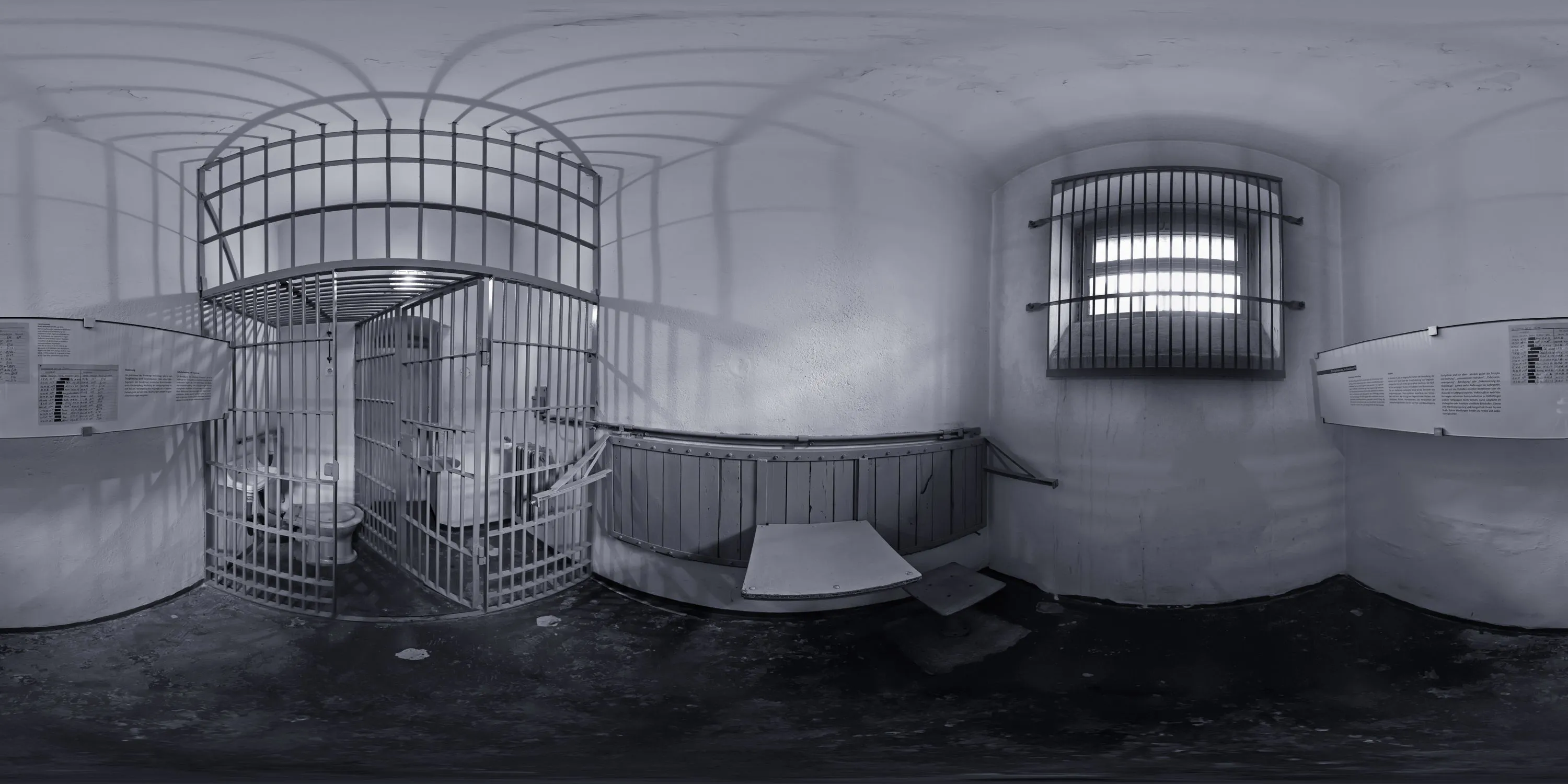 360 Grad Panorama Ansicht: Stasiknast Bautzen II Arrestzelle in Stasigefängnis Bautzen II