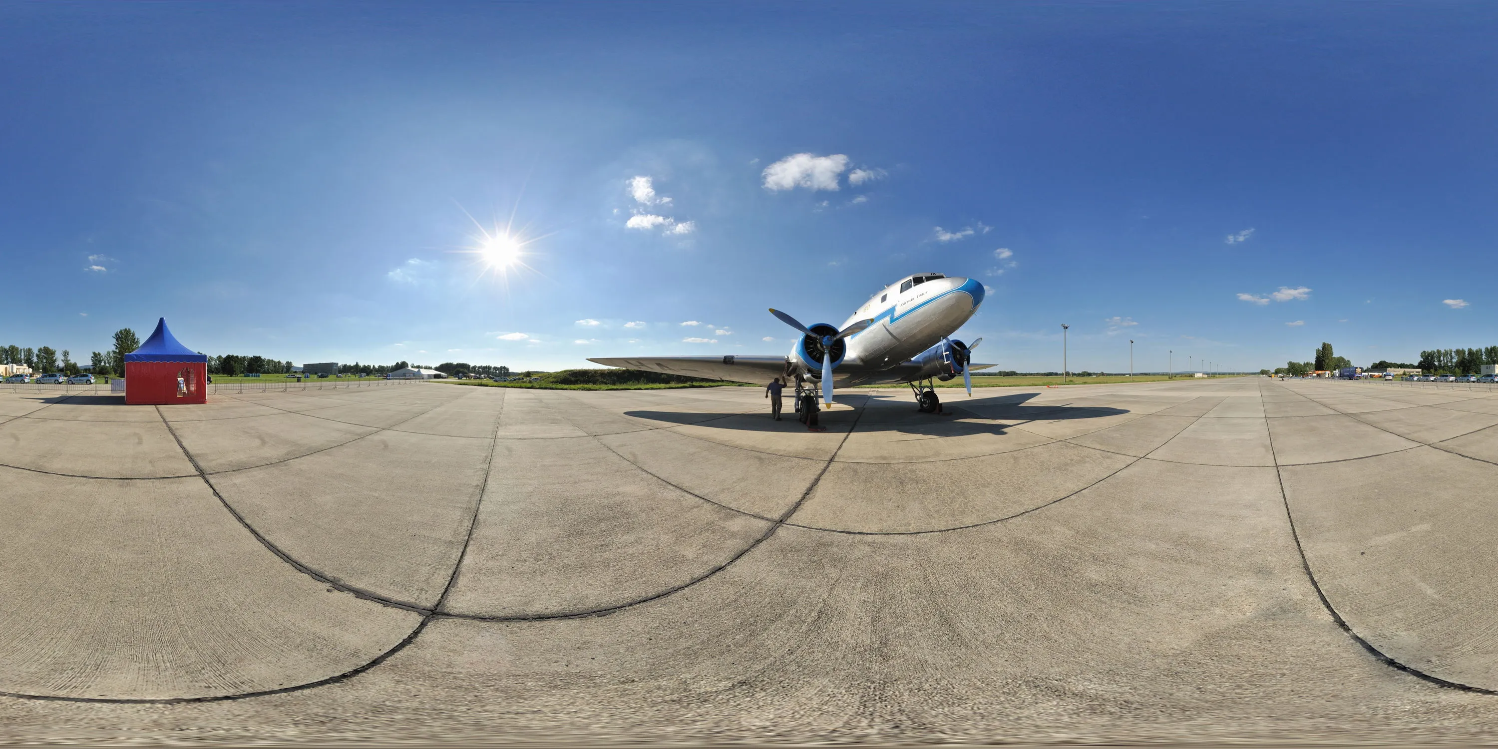360 Grad Panorama Ansicht: Liszunov Li-2 in Flugtage 2010