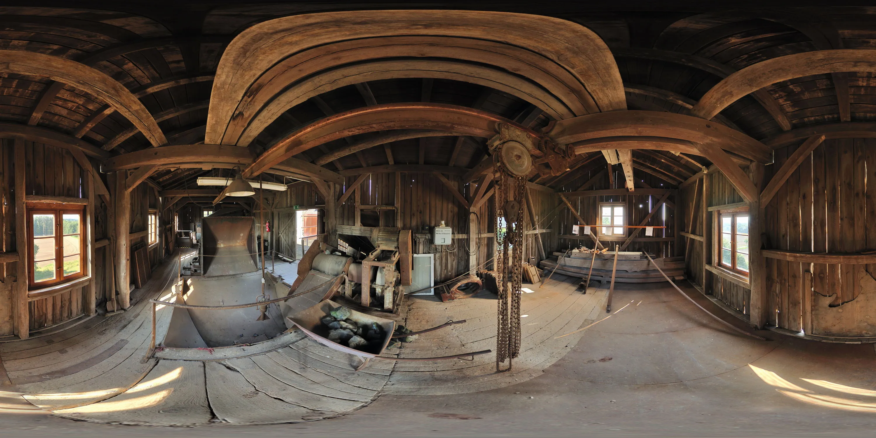 360 Grad Panorama Ansicht: Loren Entleerung in Technisches Denkmal Basaltwerk Baruth
