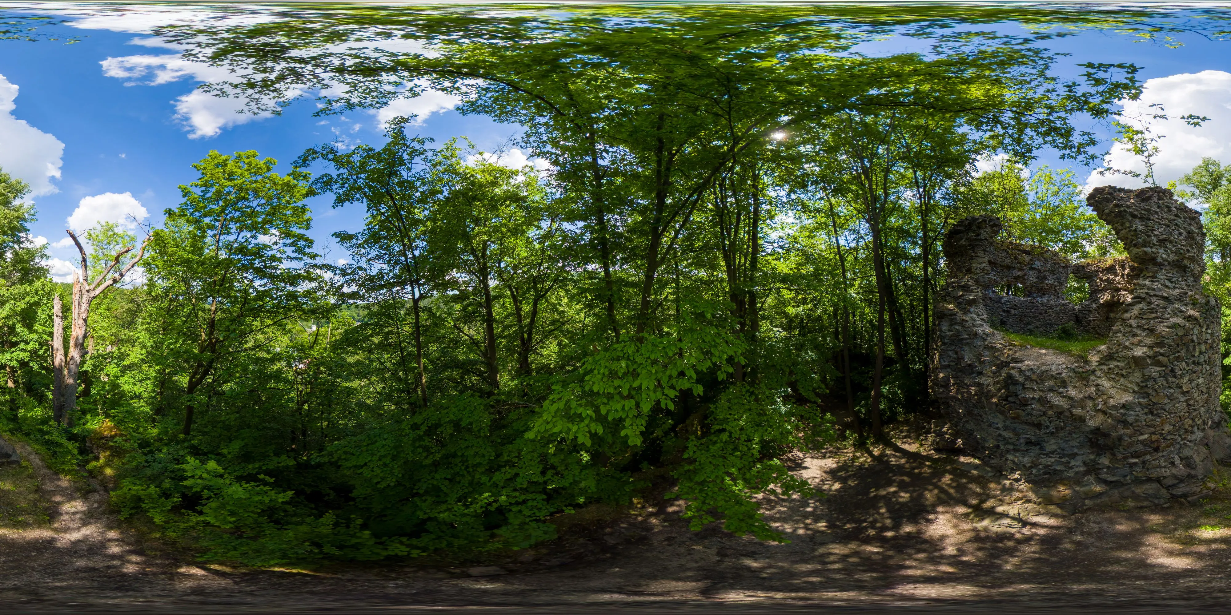360 Grad Panorama Ansicht: Burgruine Hamrštejn - Burgturm in Tschechien
