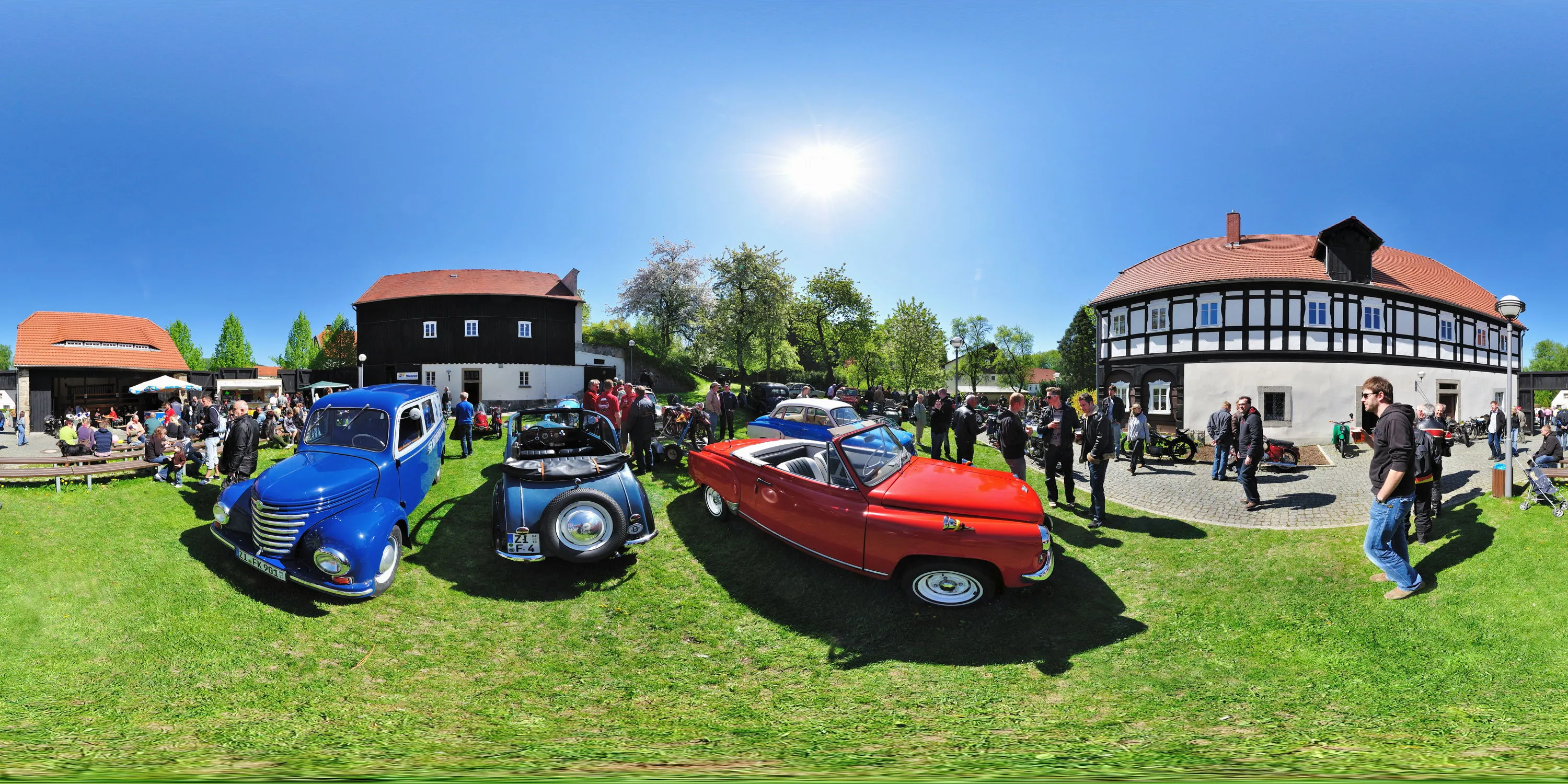 360 Grad Panorama Ansicht: -Motoren An 2011 - im Oldtimermuseum Cunewalde in Oldtimermuseum