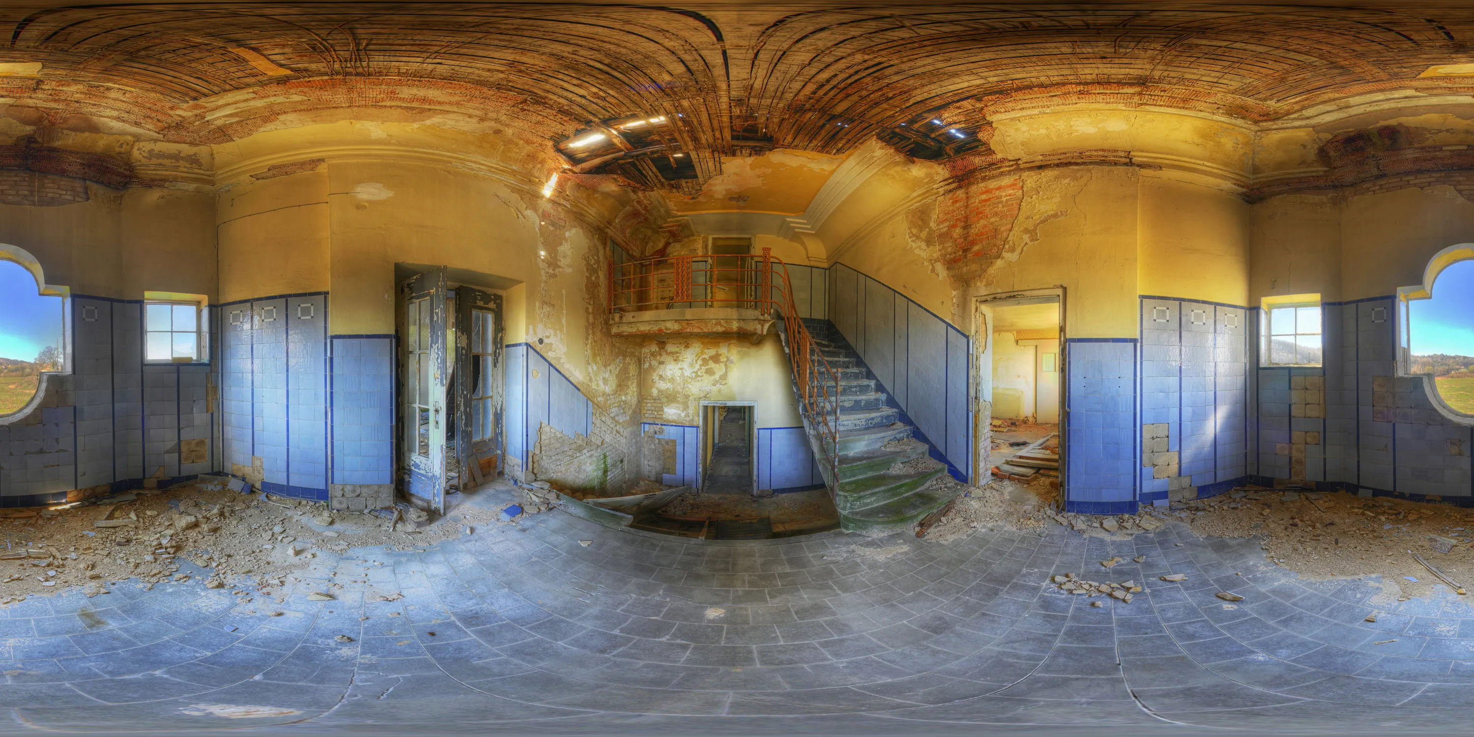 360 Grad Panorama Ansicht: Elbtalzentrale - Treppenhaus in HDR - Panoramen