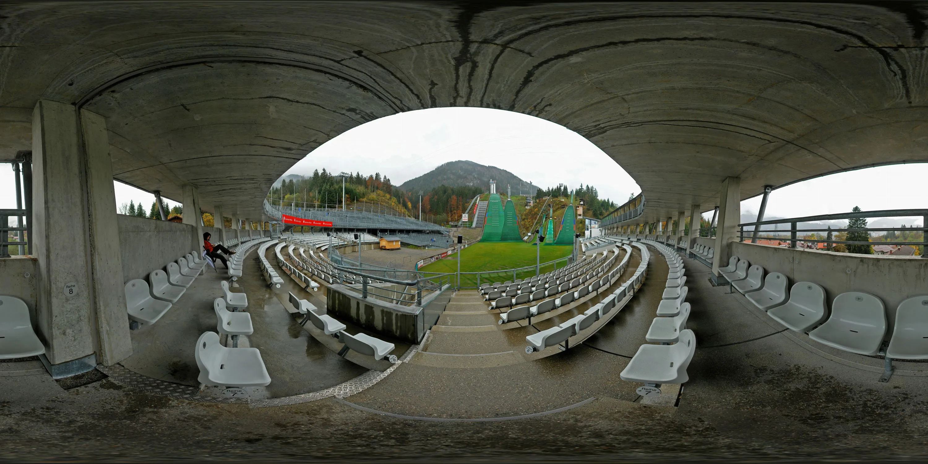 360 Grad Panorama Ansicht: Erdinger-Arena Oberstdorf in Süddeutschland
