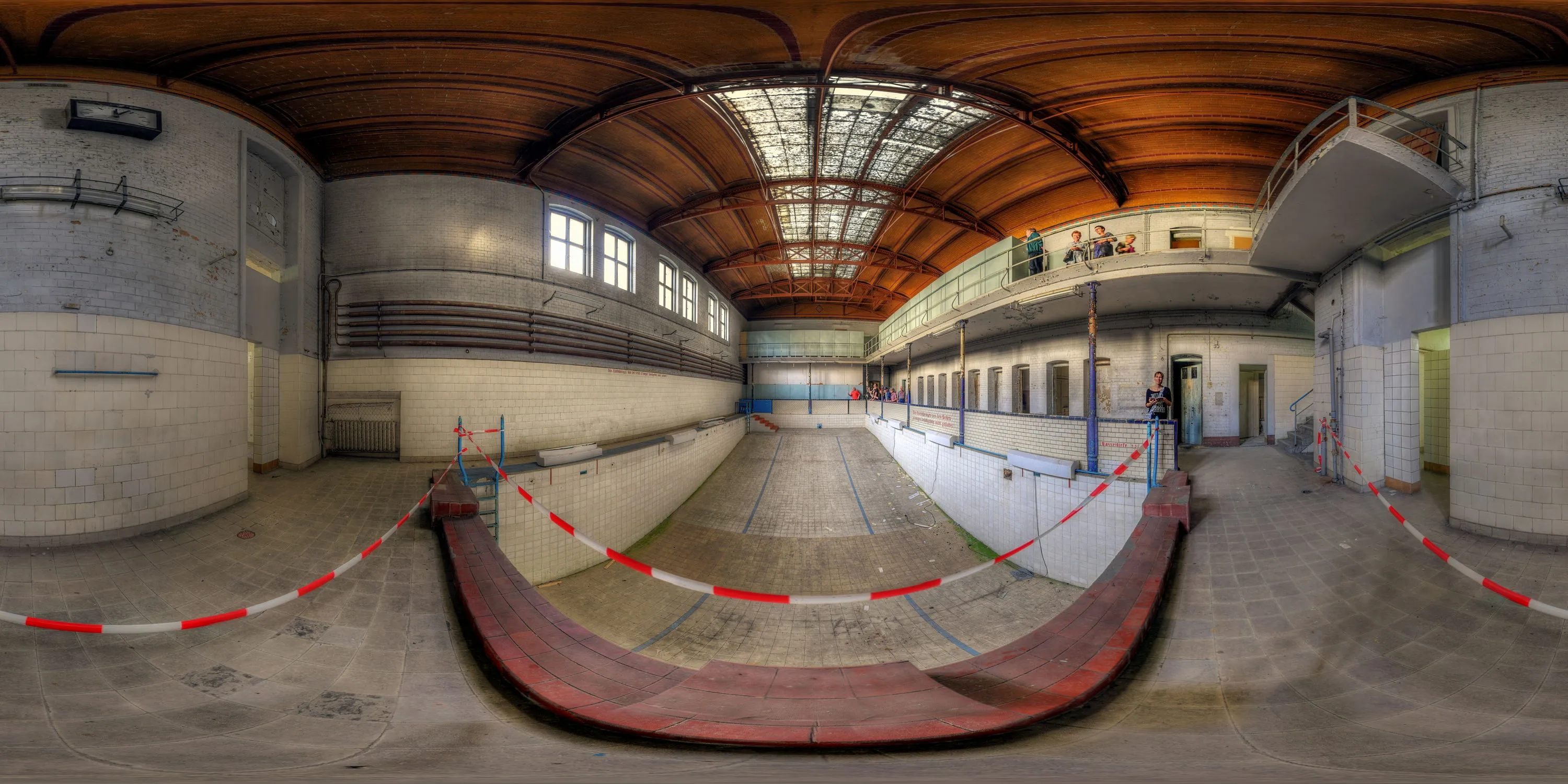 360 Grad Panorama Ansicht: Freisebad - großes Badebecken in Görlitz