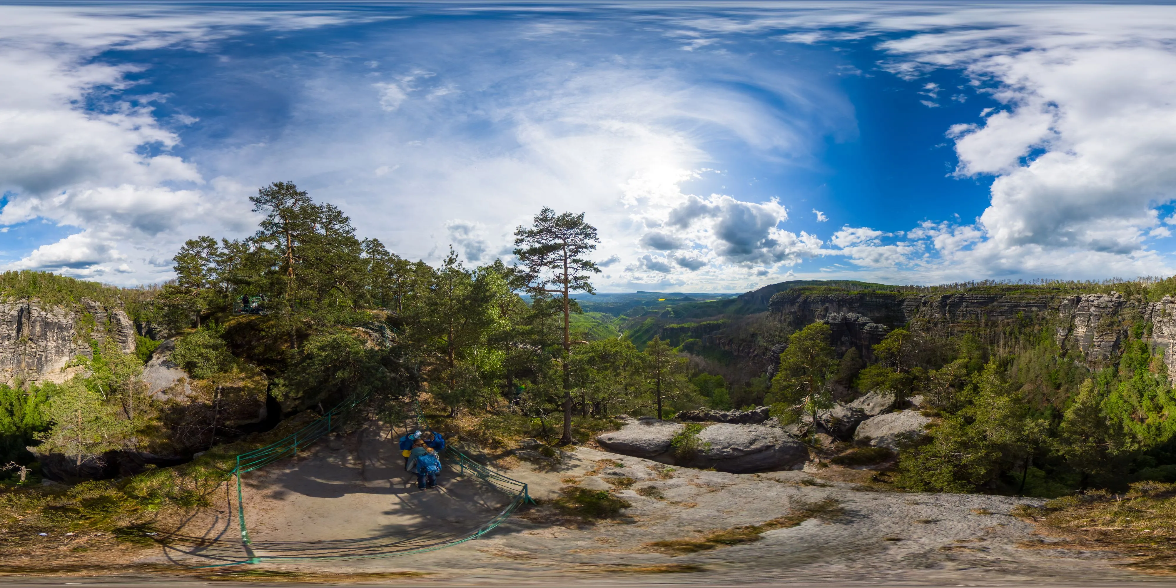 360 Grad Panorama Ansicht: Aussichtstermin auf das Prebischgebiet in Naturschutzgebiet Prebischtor
