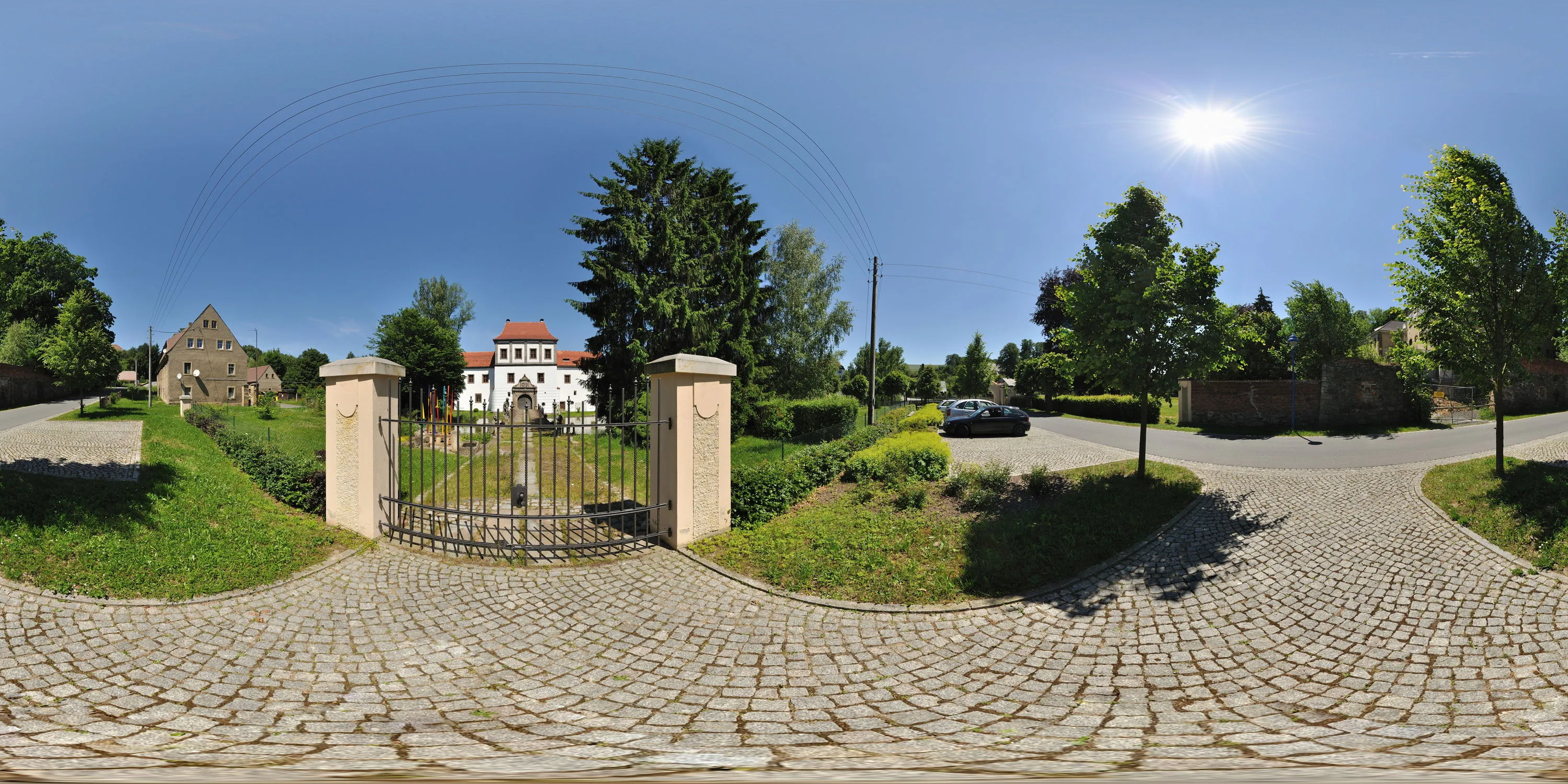 360 Grad Panorama Ansicht: Renaissanceportal Torgebäude des ehem. Wasserschlosses in Hainewalde