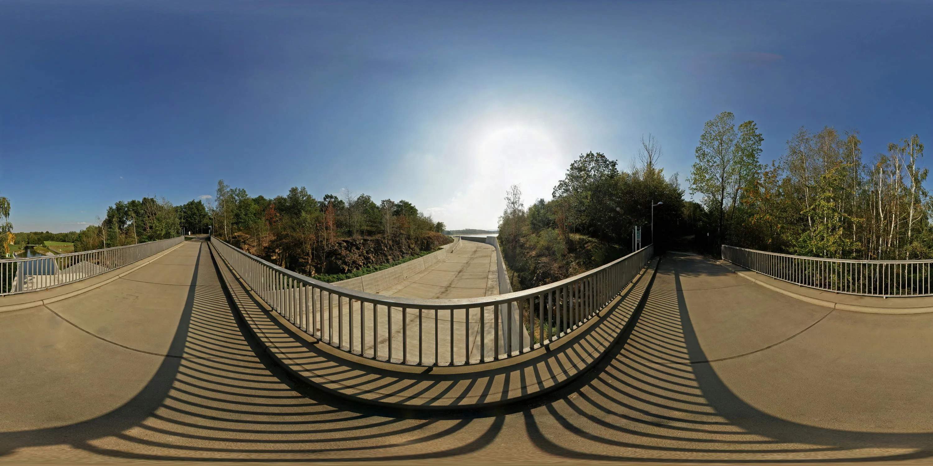 360 Grad Panorama Ansicht: Hochwasserentlastung in Sommer 06