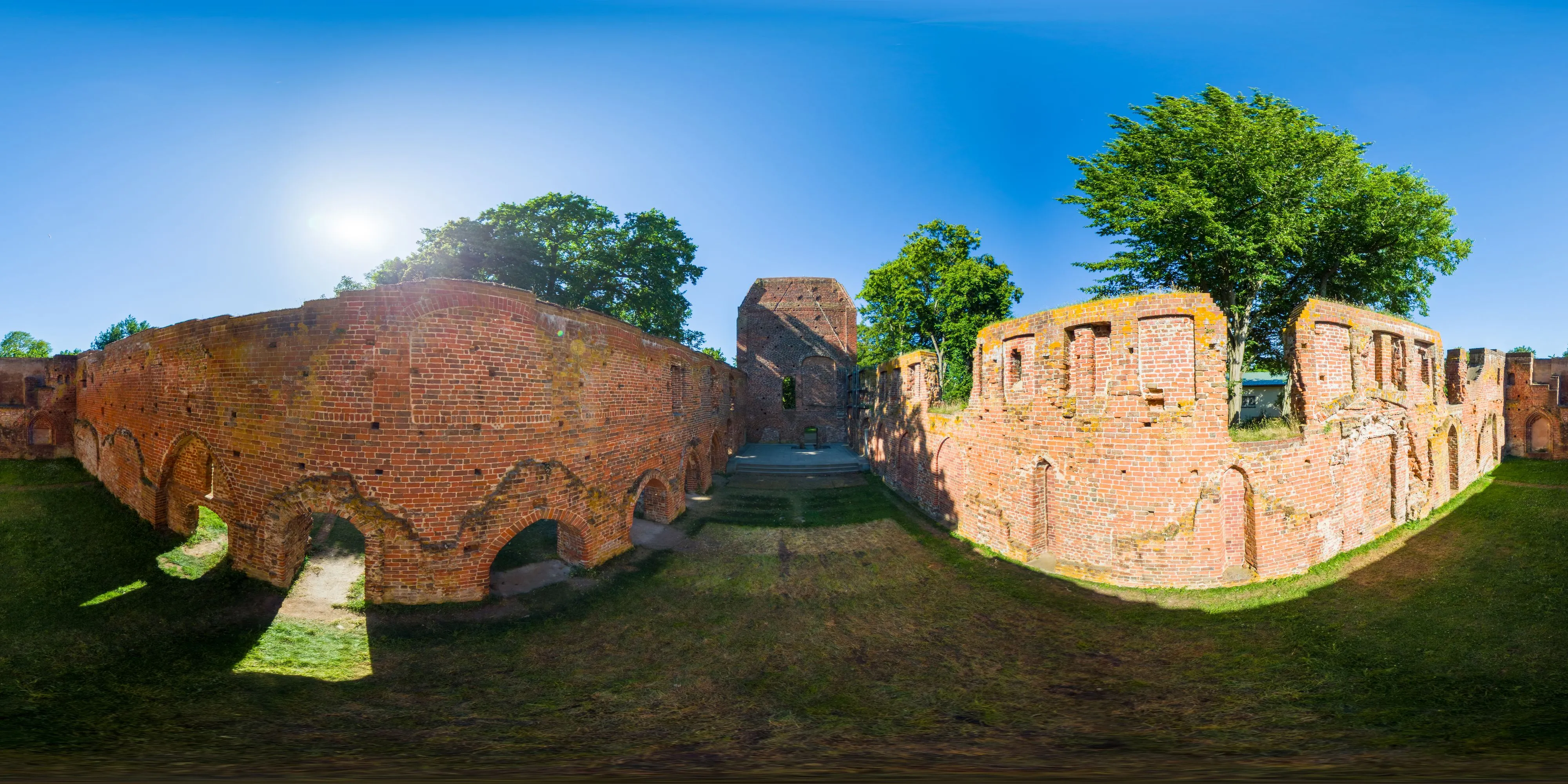 360° Panorama Ansicht: Klosterruine Eldena - Klosterkirche
