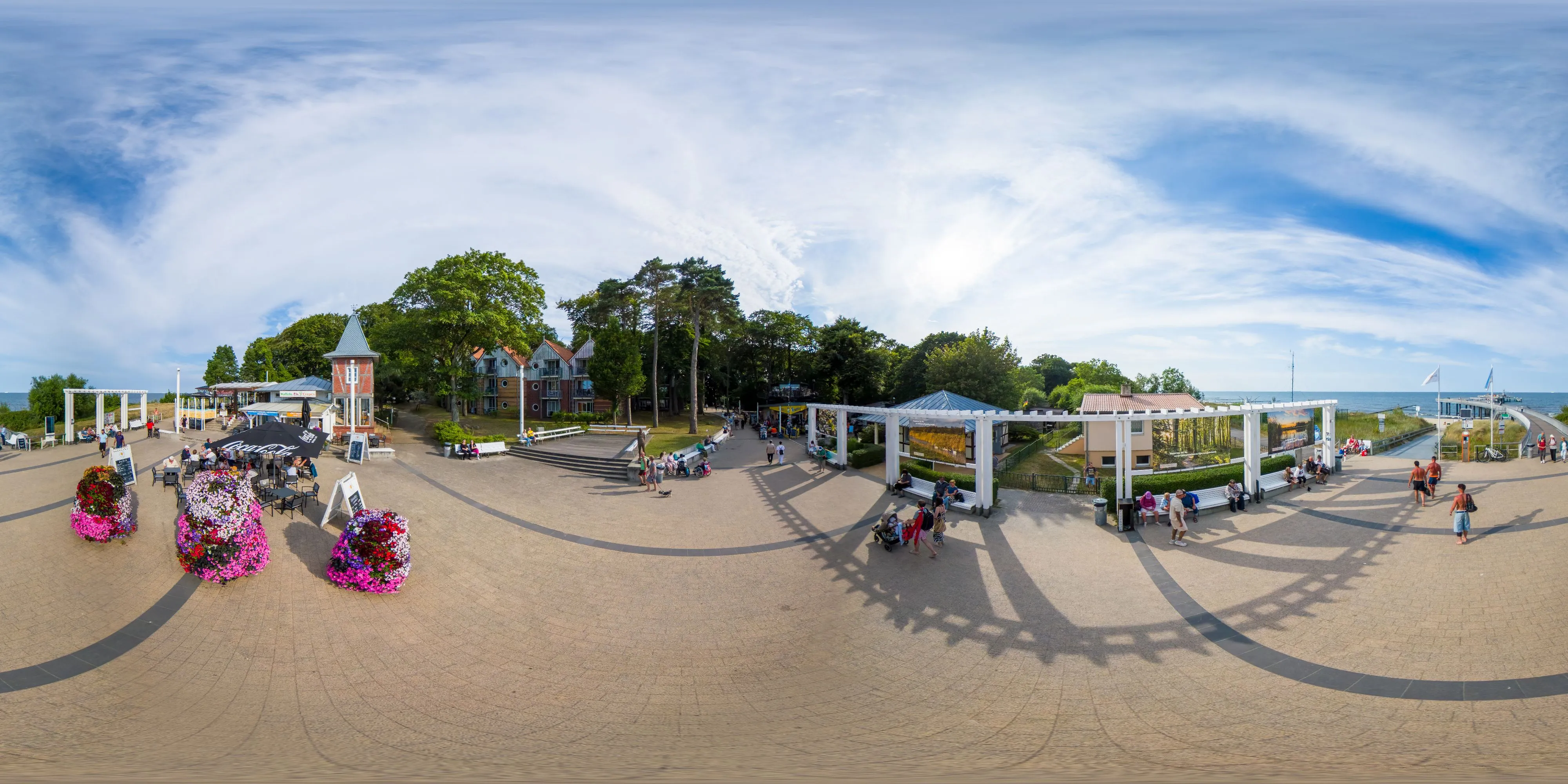 360° Panorama Ansicht: Koserow - Am Strande - Seebrückenvorplatz