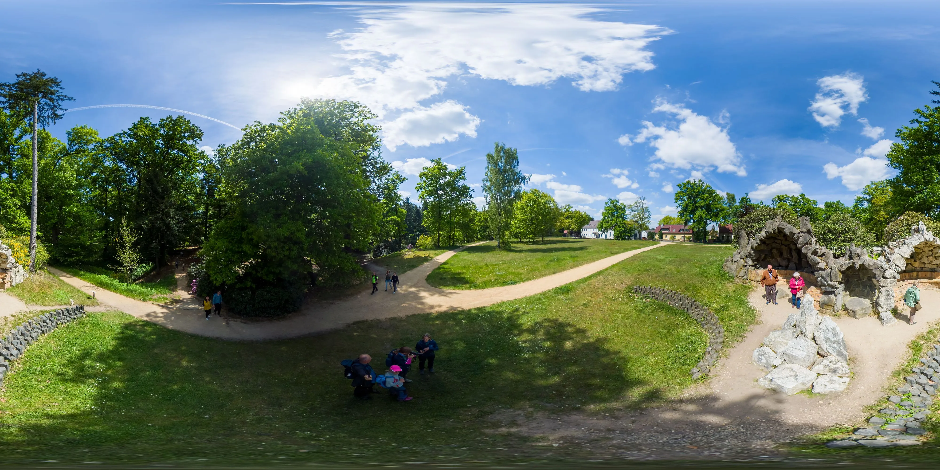 360° Panorama Ansicht: Grottenhaus Himmel und Hölle
