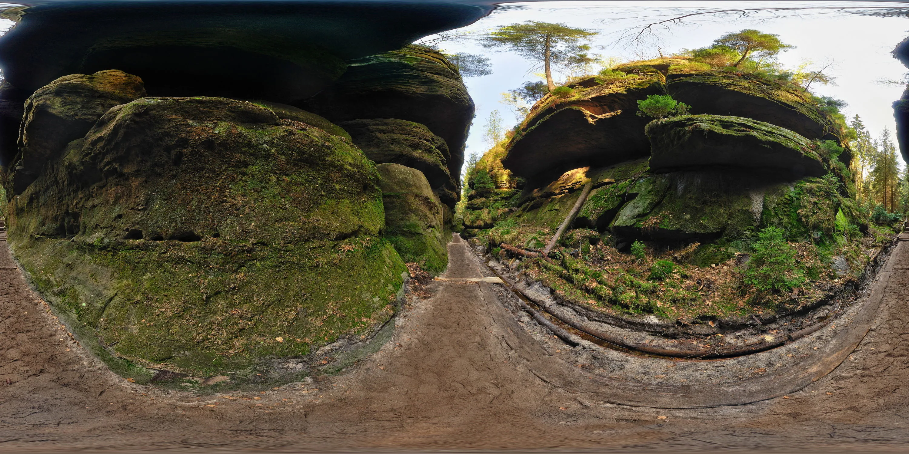 360 Grad Panorama Ansicht: Lattengrund 1 in Wandergebiet Schrammsteine