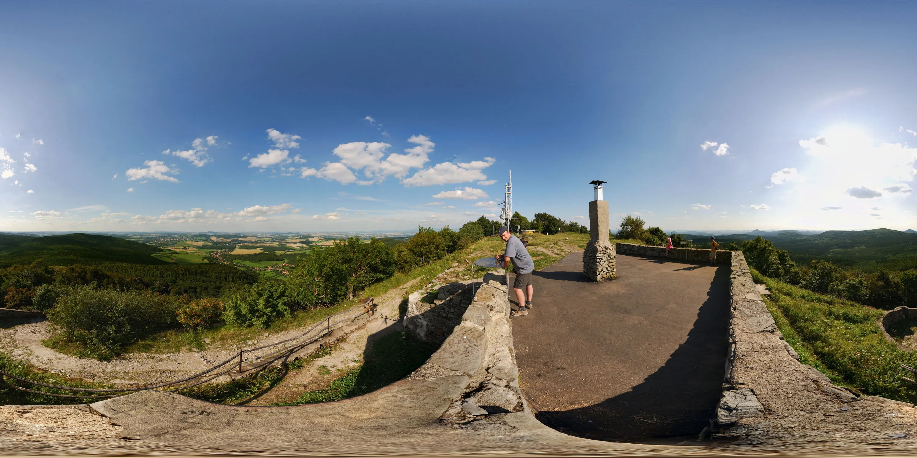 360 Grad Panorama Ansicht: Lausche Gipfel in Lausche