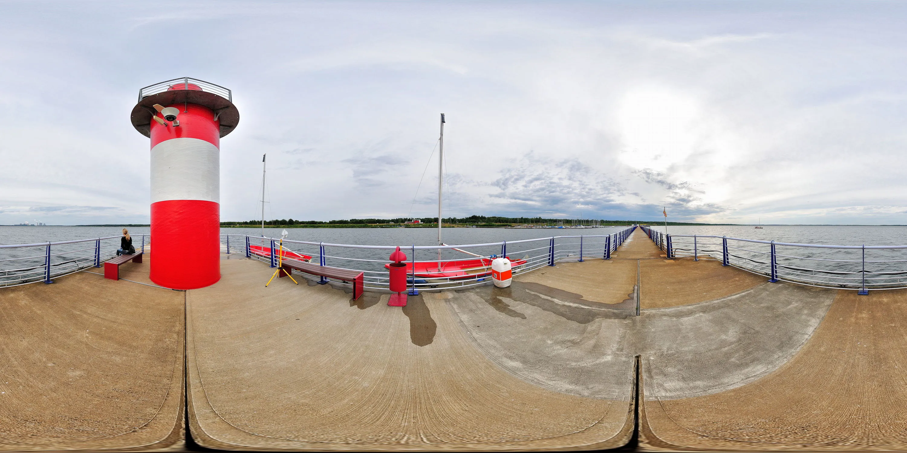 360 Grad Panorama Ansicht: Marina Klitten - Leuchtturm in Bärwalder See