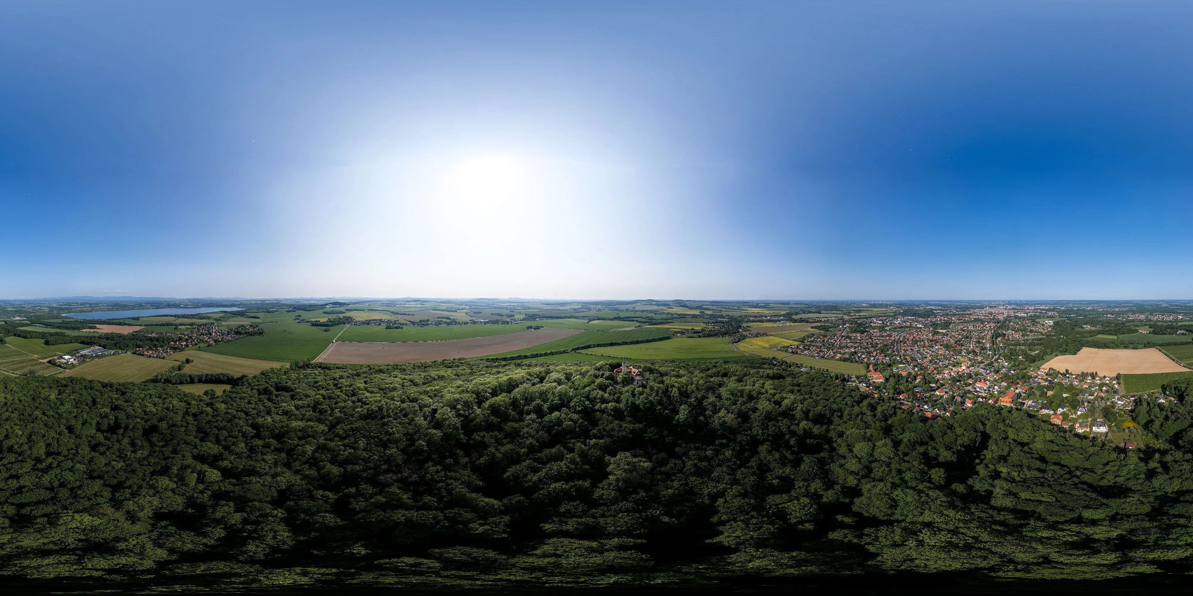 360 Grad Panorama Ansicht: Luftpanorama - Landeskrone - Südansicht in Görlitz