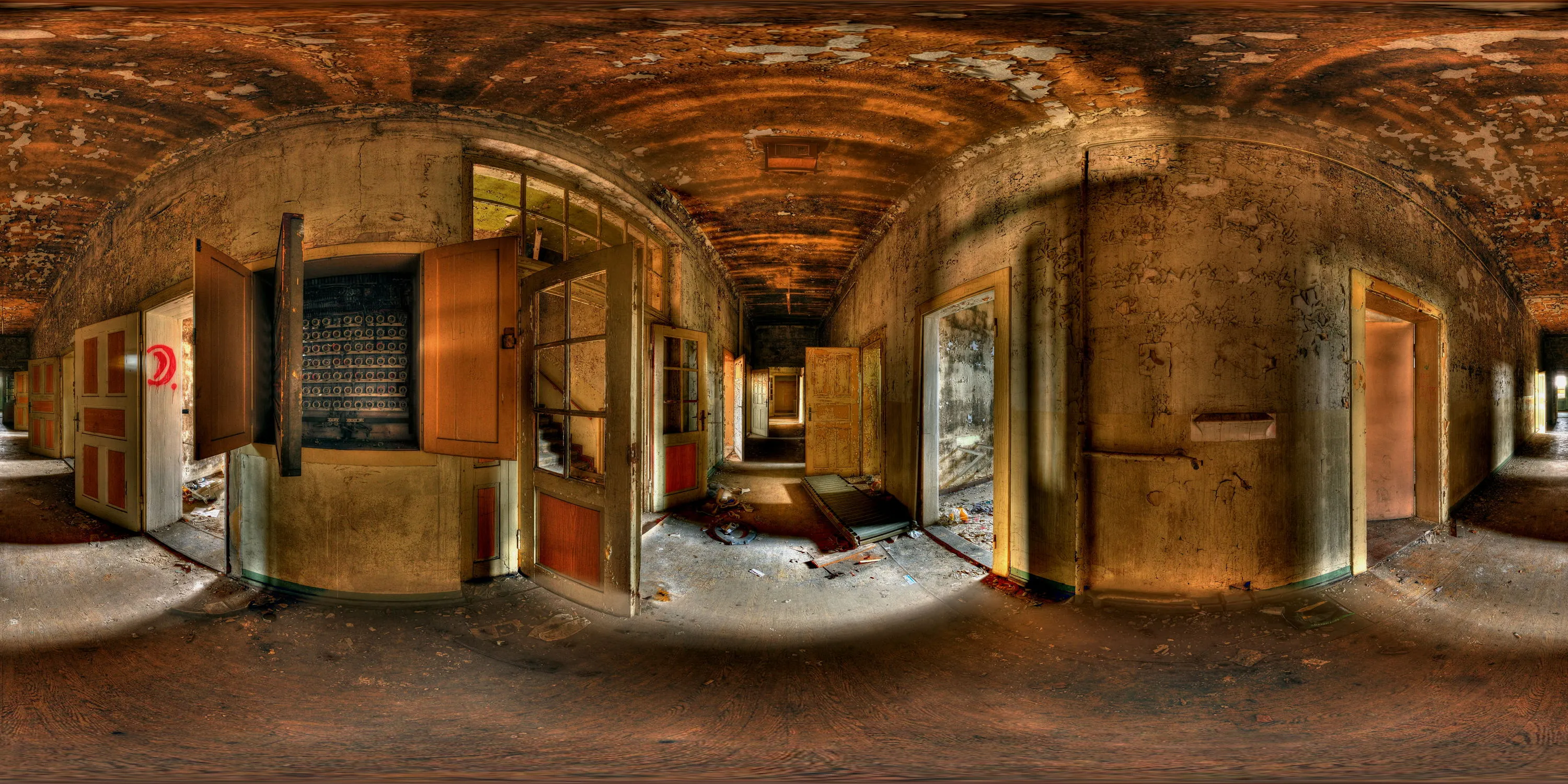 360 Grad Panorama Ansicht: Flur Malariaabteilung in Wehrmachtslazarett Pirna-Sonnenstein