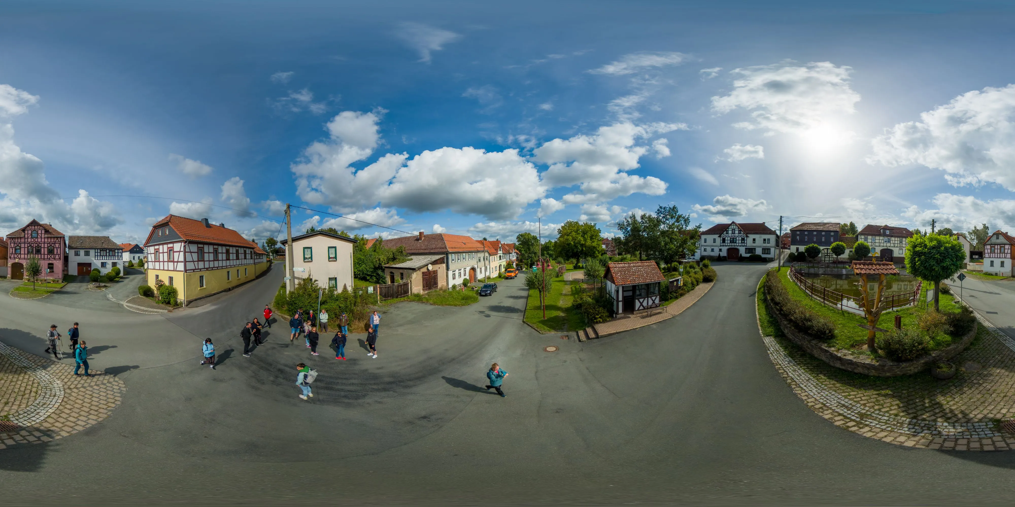 360 Grad Panorama Ansicht: Ortsmitte in Paska