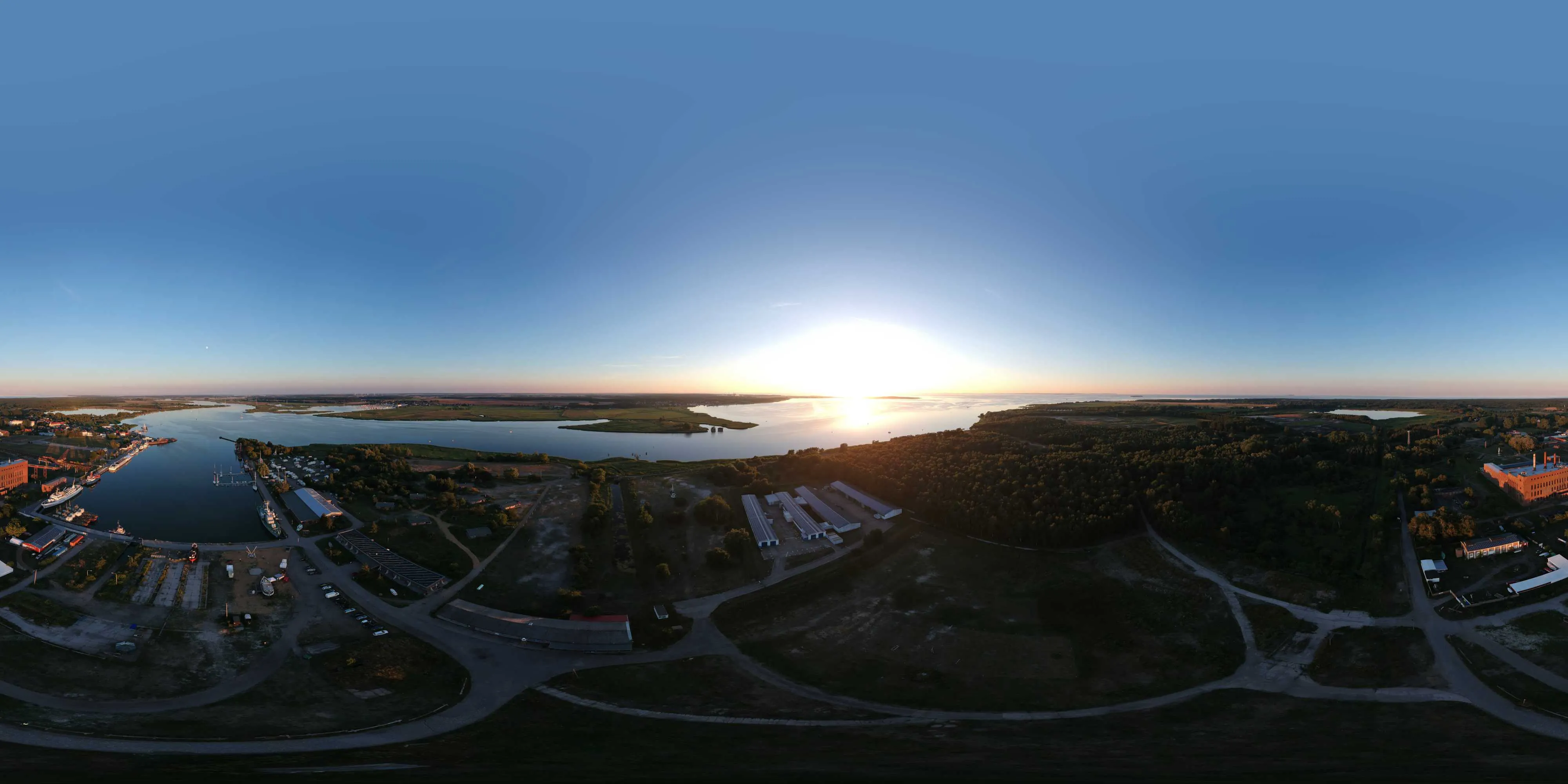 360 Grad Panorama Ansicht: Sonnenuntergang Hafen Peenemünde in Insel Usedom