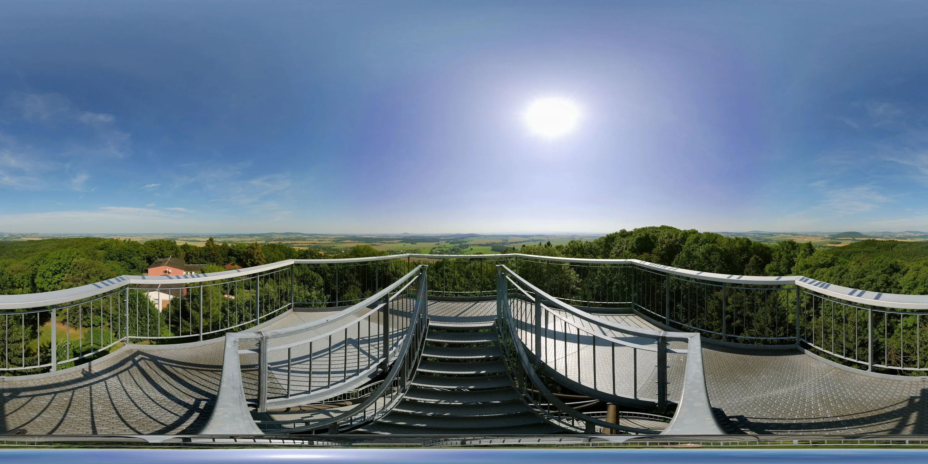 360 Grad Panorama Ansicht: Rotstein (Bergmassiv 455 m) Aussichtsturm in Oberlausitz