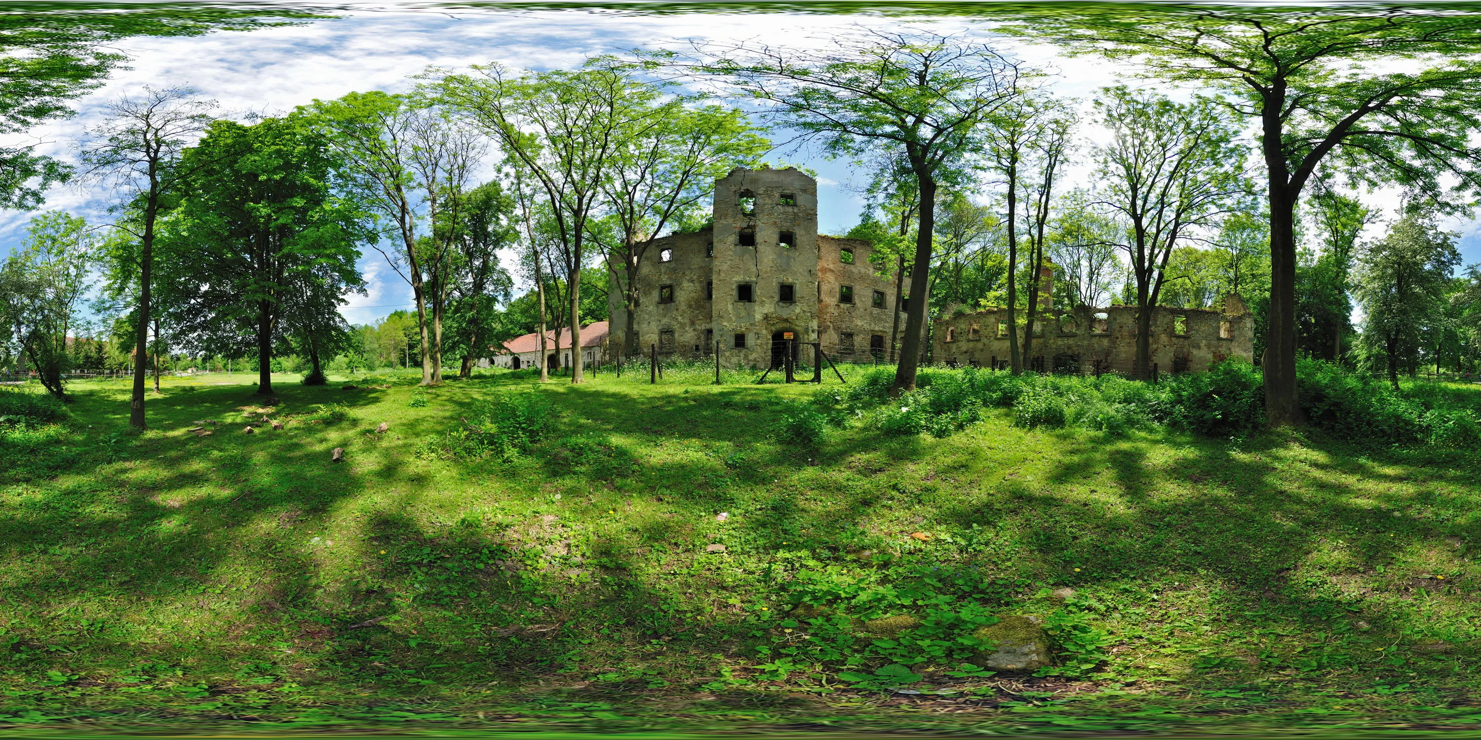 360 Grad Panorama Ansicht: Ruina Palacu Kraszowice in Polen