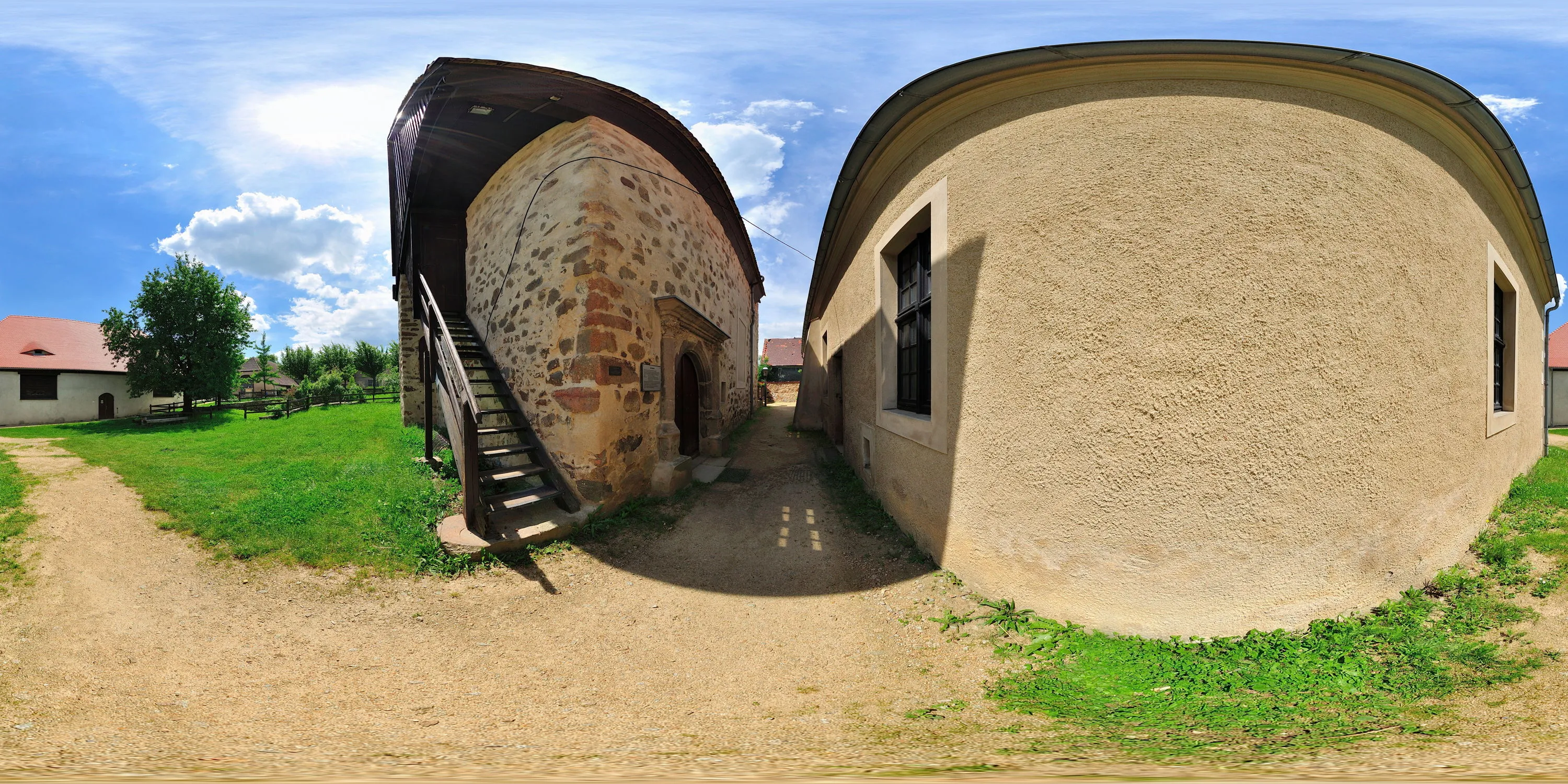 360 Grad Panorama Ansicht: Schloss Königshain - Steinstock in Königshainer Berge