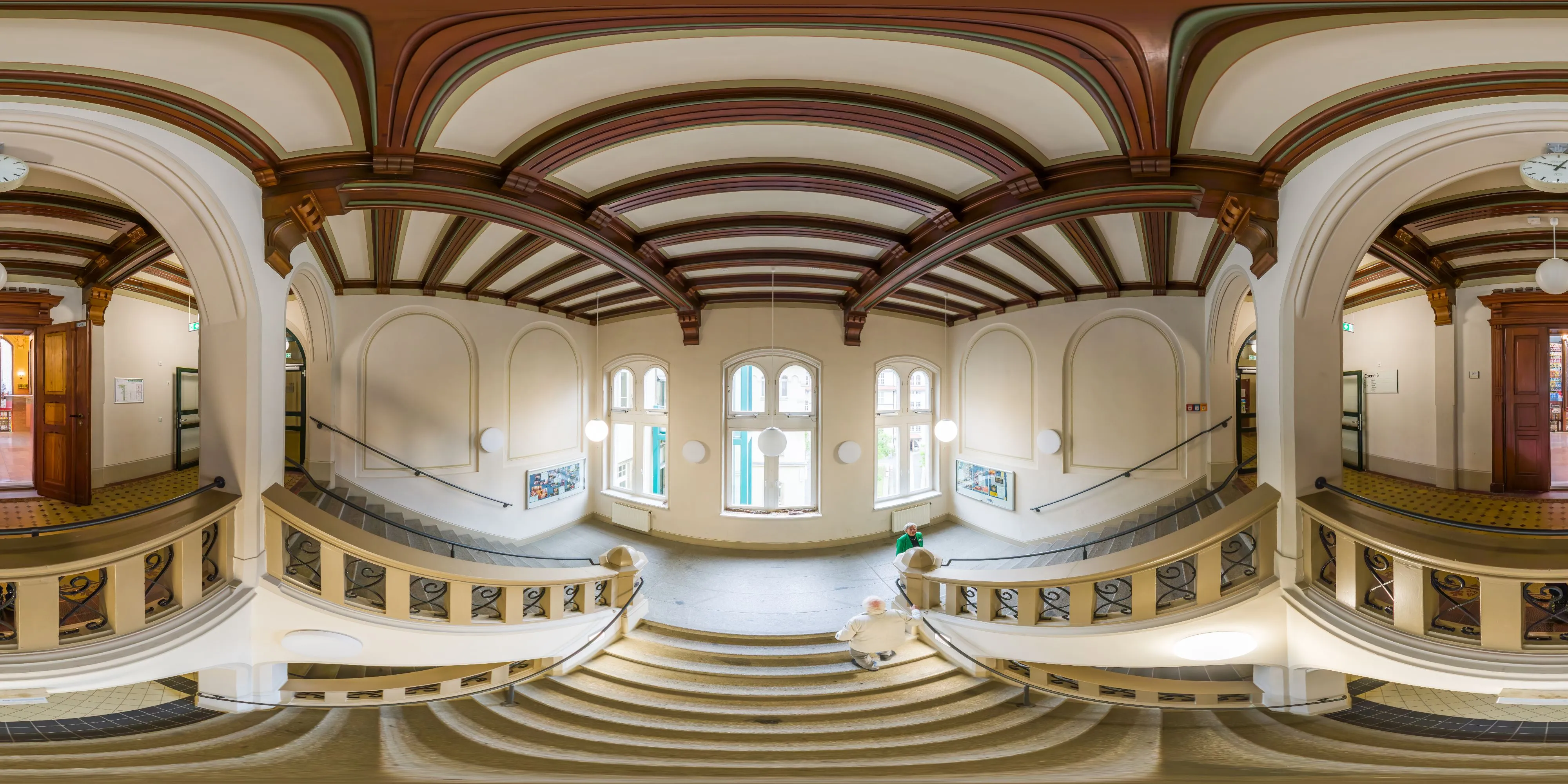 360° Panorama Ansicht: Schiller Gymnasium Bautzen - Treppenhaus Haus A - OG