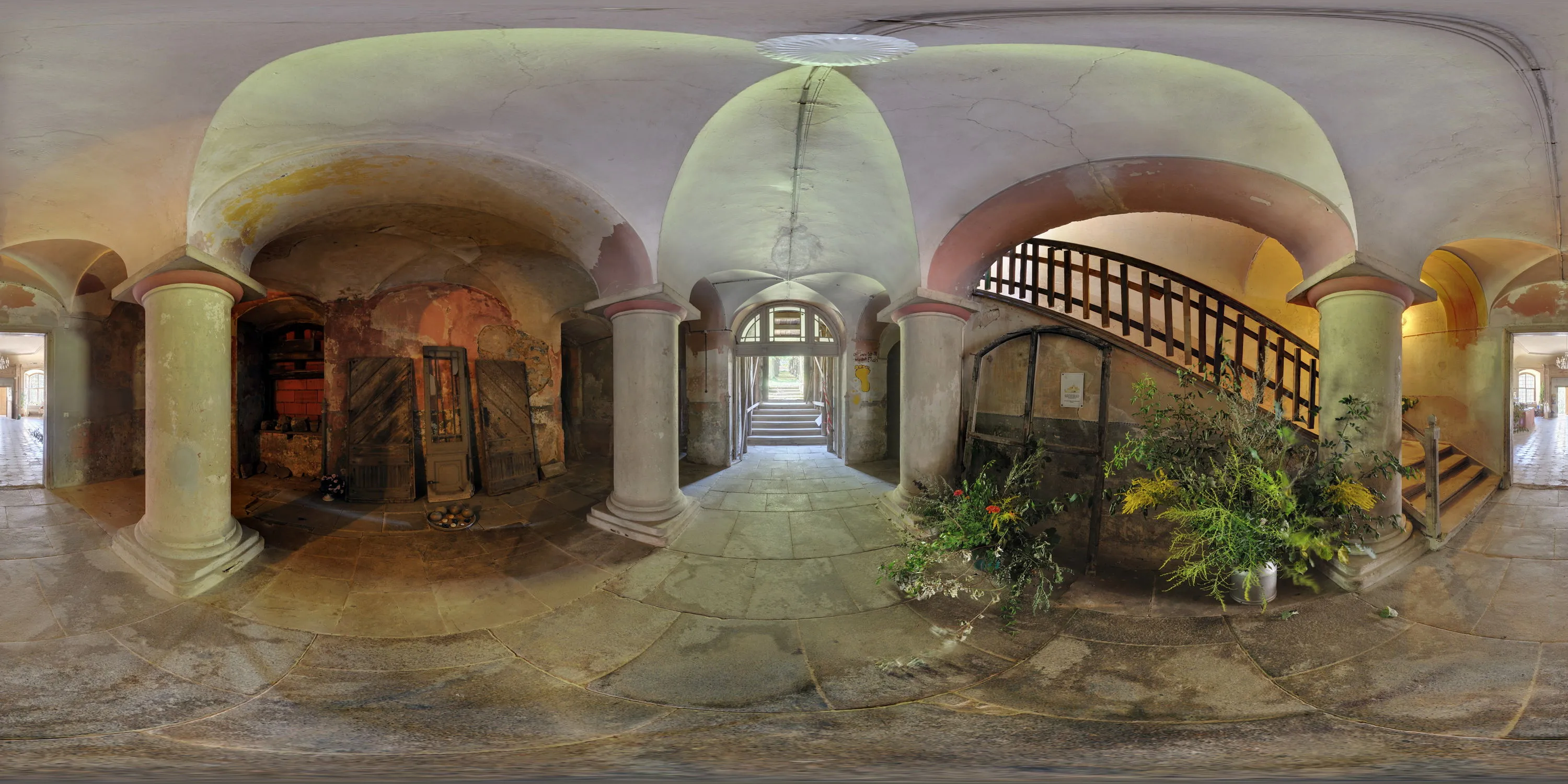 360 Grad Panorama Ansicht: Kanitz-Kyawsches Schloss - Treppenhaus in Hainewalde