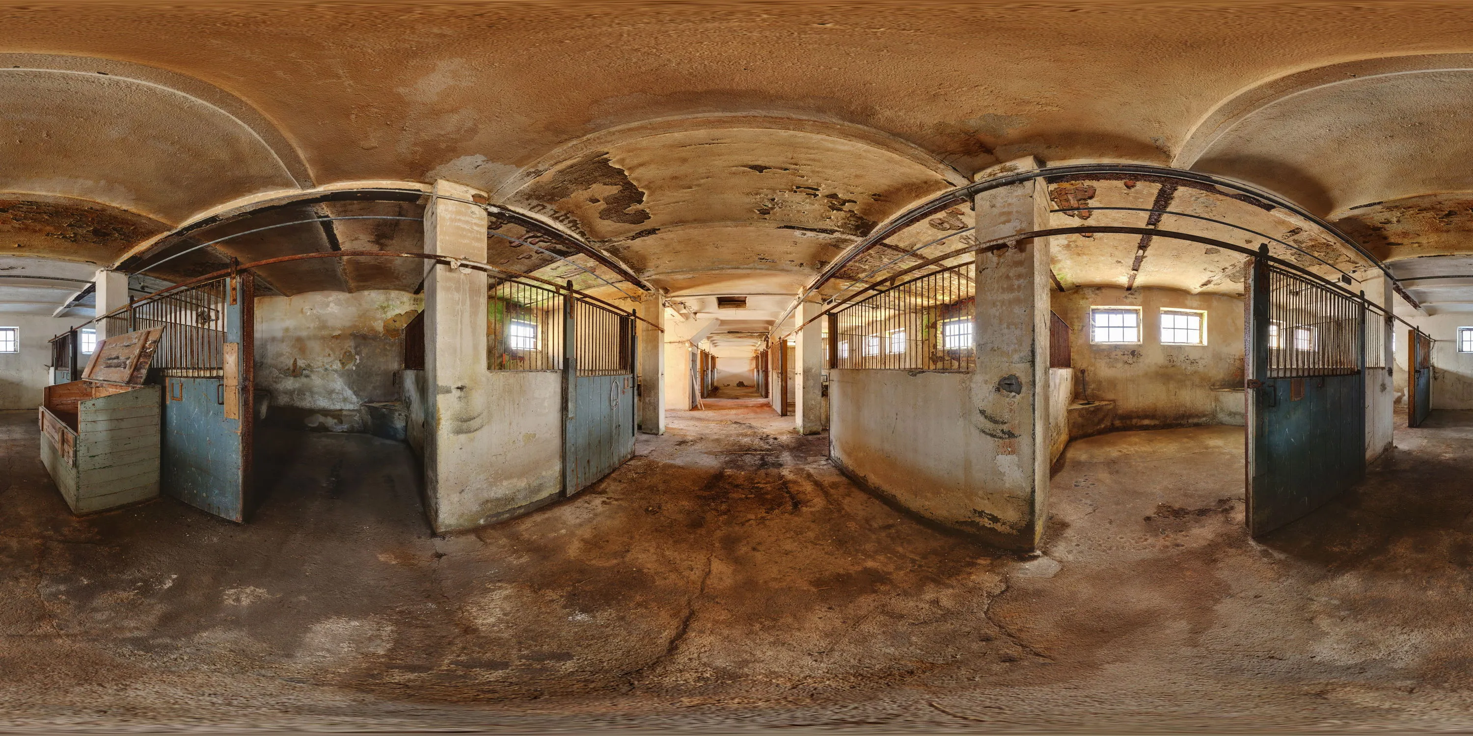 360 Grad Panorama Ansicht: Pferdestall in Schloss und Gestüt Lehn