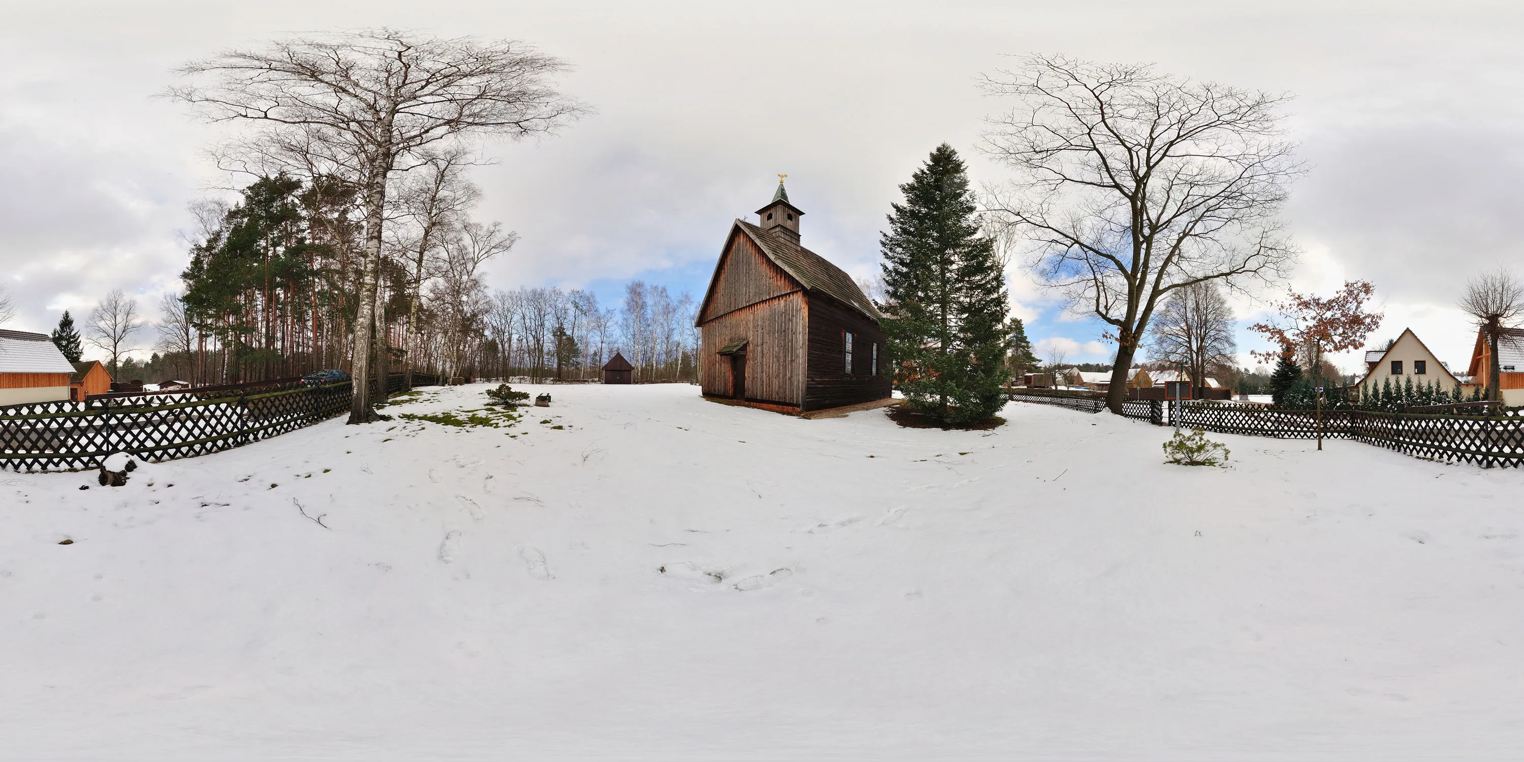 360 Grad Panorama Ansicht: Schrotholzkirche Sprey in Sachsen