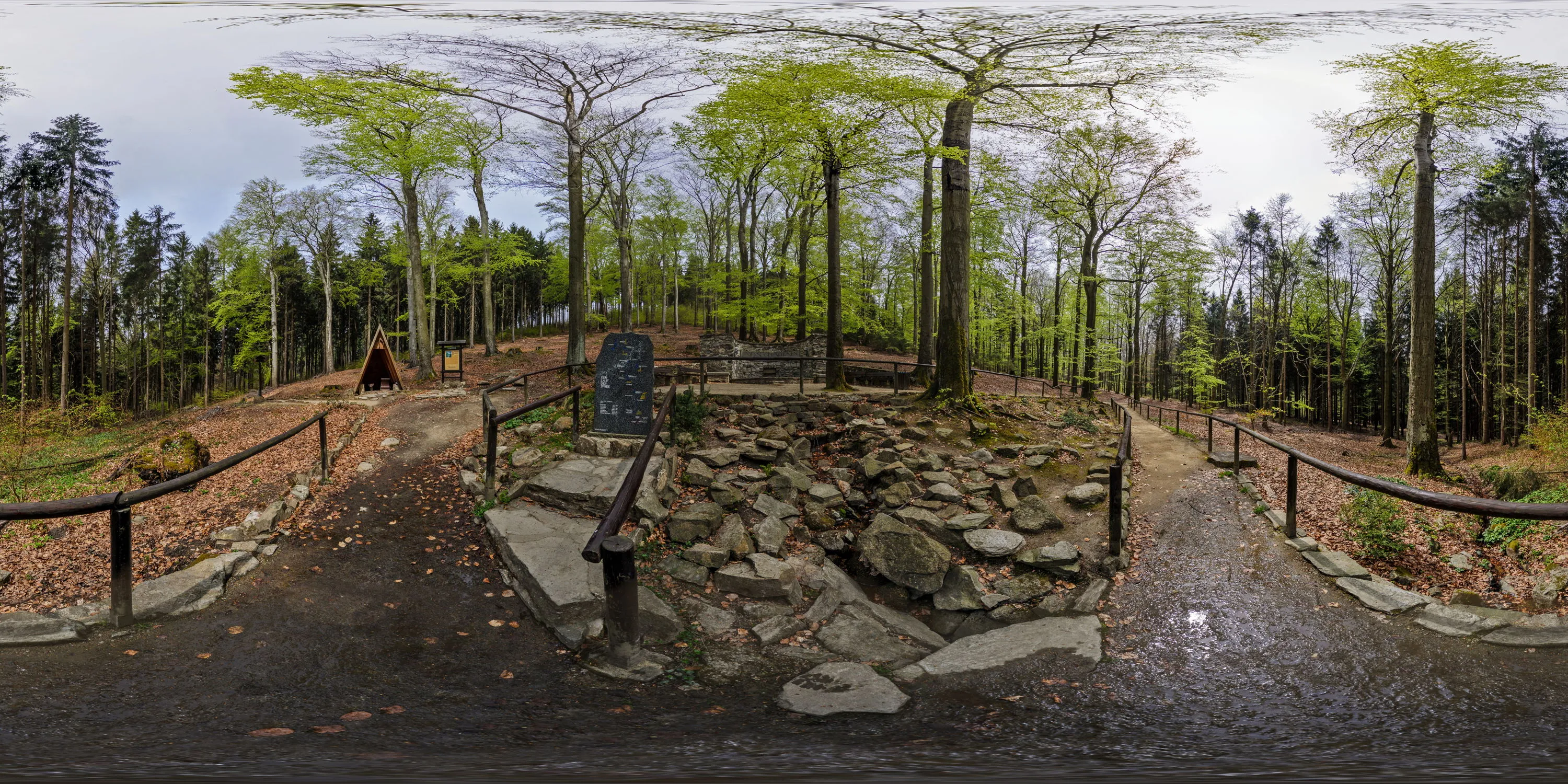 360 Grad Panorama Ansicht: Spreequelle auf dem Kottmar in Oberlausitz