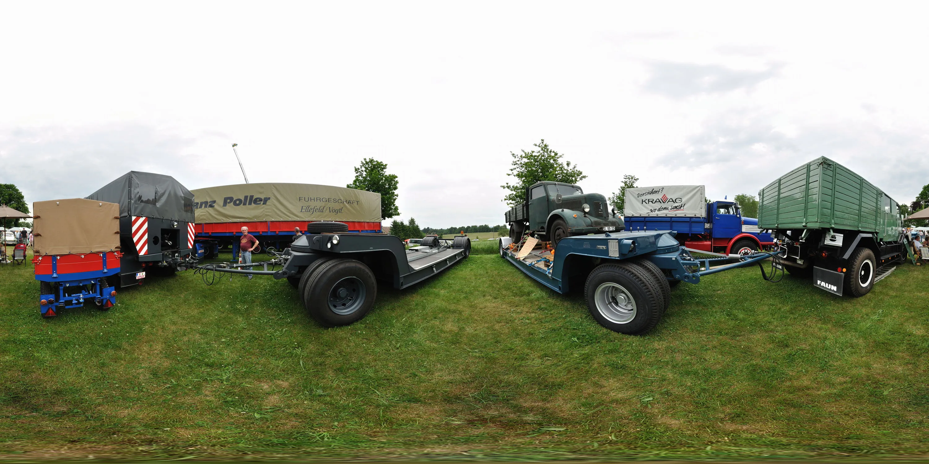 360 Grad Panorama Ansicht: Fahrzeuge der Spedition Poller Ellefeld 2 in 19. Kfz Veteranentreffen 2010 in Strahwalde
