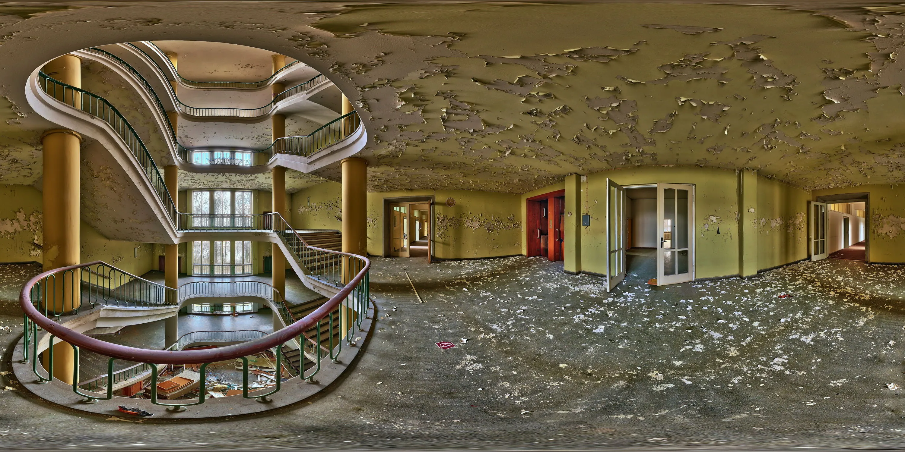 360 Grad Panorama Ansicht: Treppenhaus 3. Stock in VEB Strömungsmaschinen Pirna