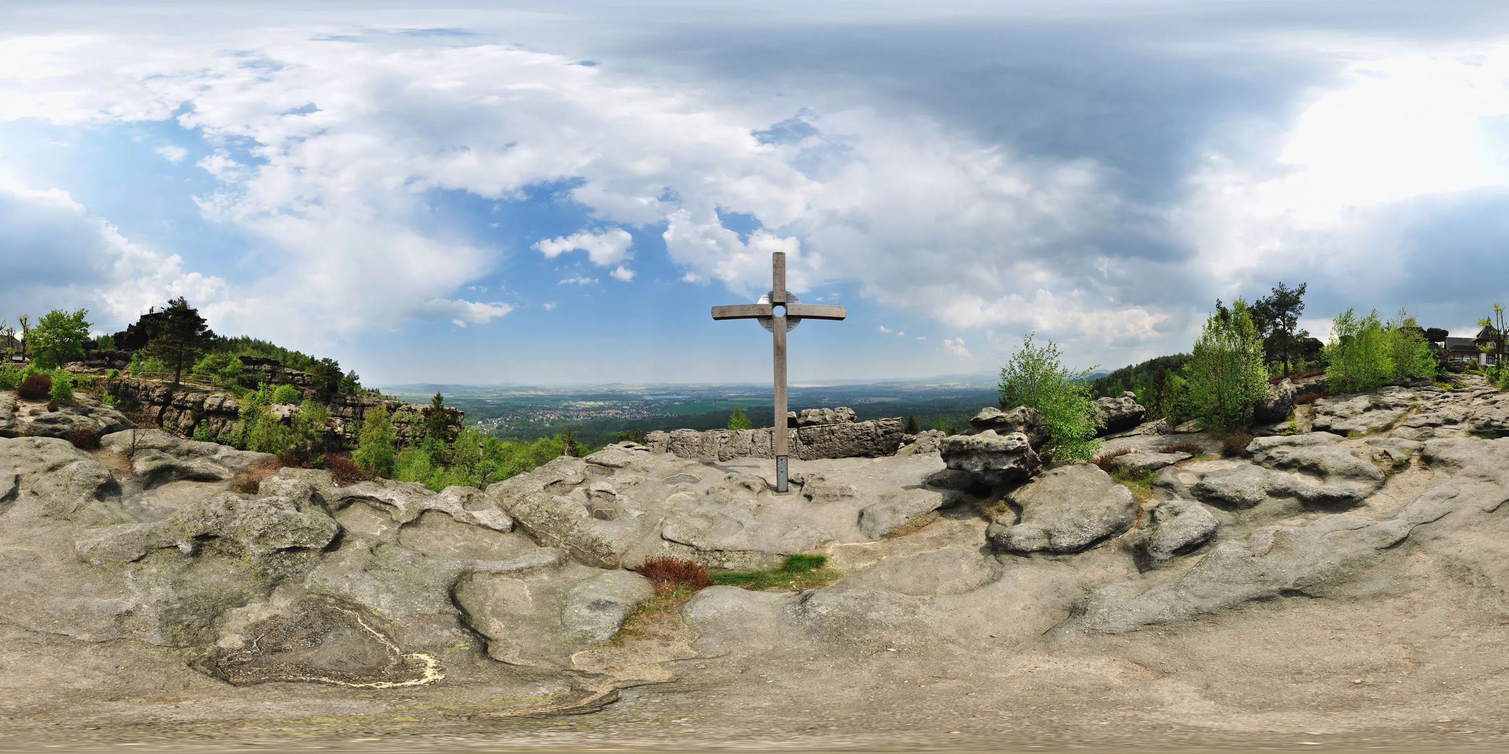 360 Grad Panorama Ansicht: Europakreuz in Berg Töpfer 582m
