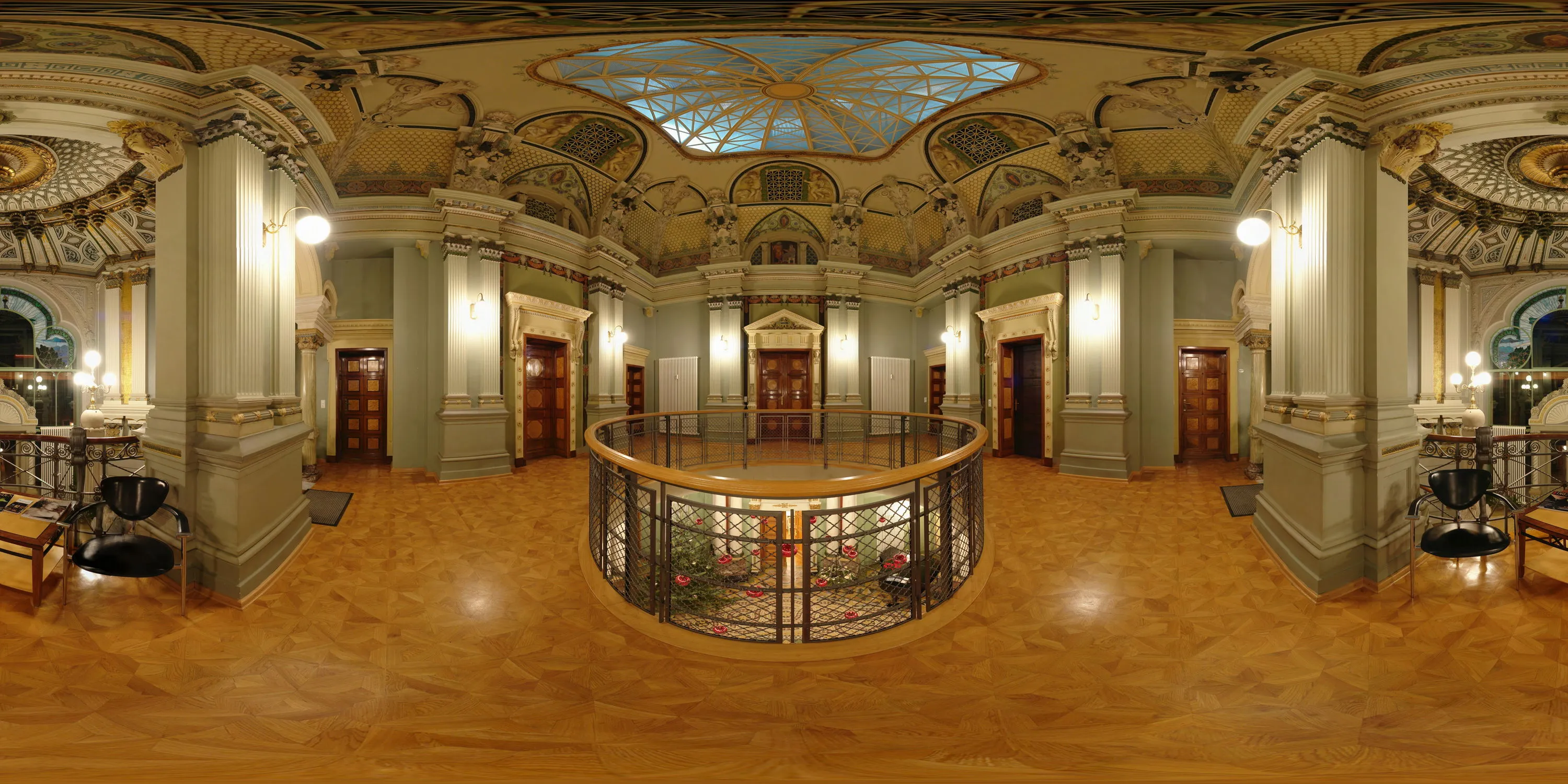 360 Grad Panorama Ansicht: Haushalle Oben in Villa Weigang