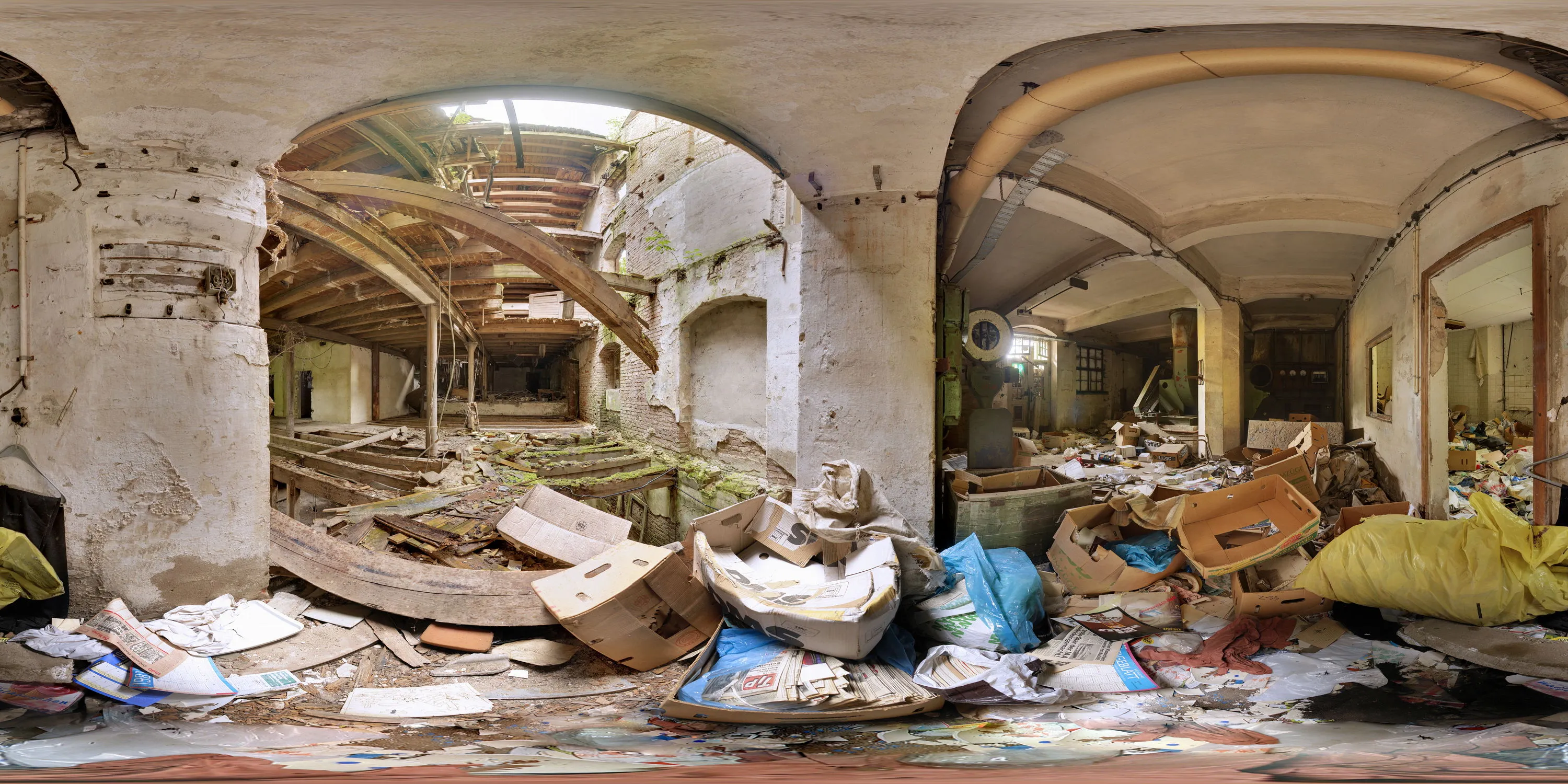 360 Grad Panorama Ansicht: Durchgang Wirtschaftsgebäude in VEB Getreidewirtschaft Dresden