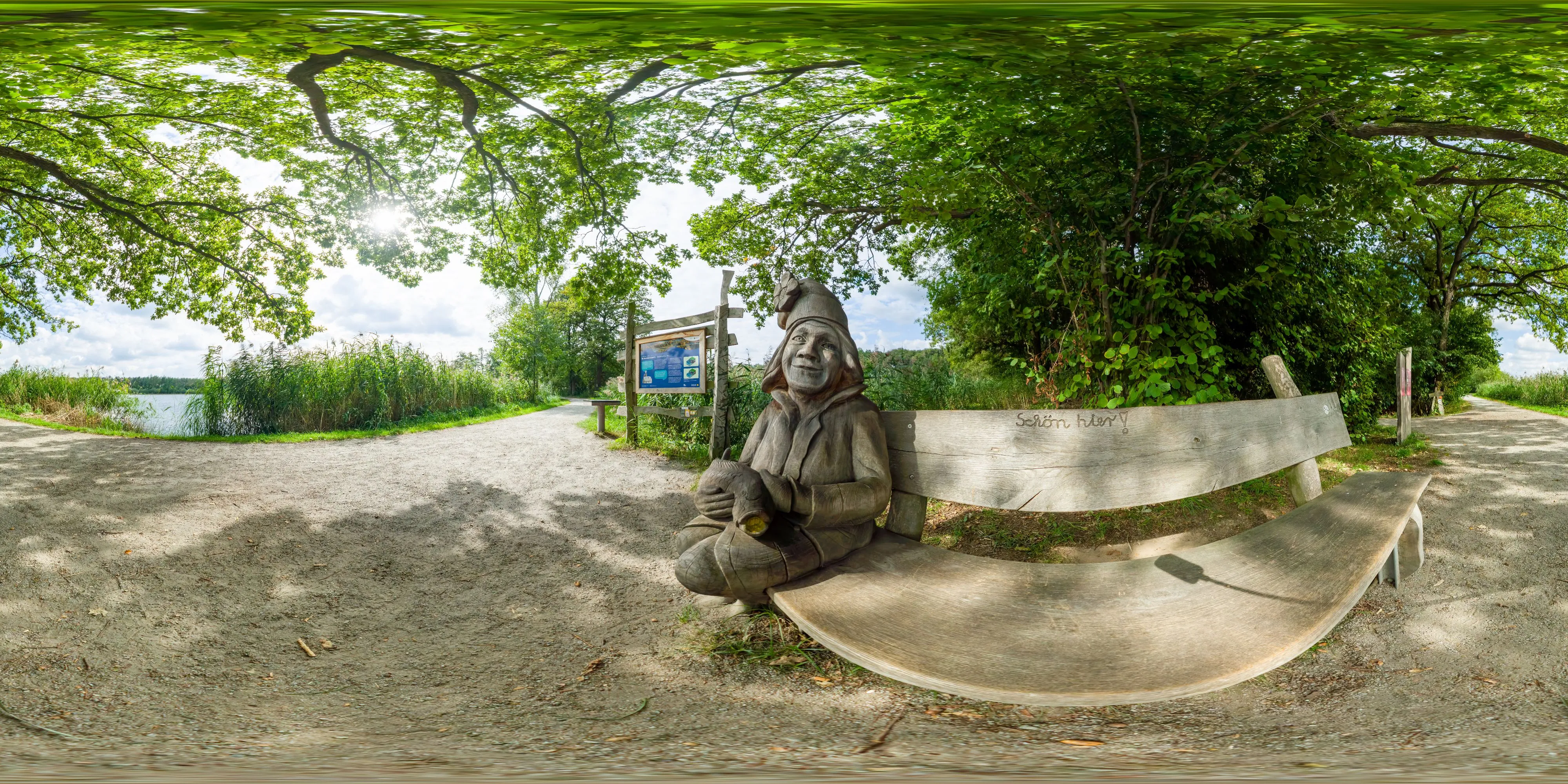 360° Panorama Ansicht: Guttau - Bank mit Wassermann am Neuteich