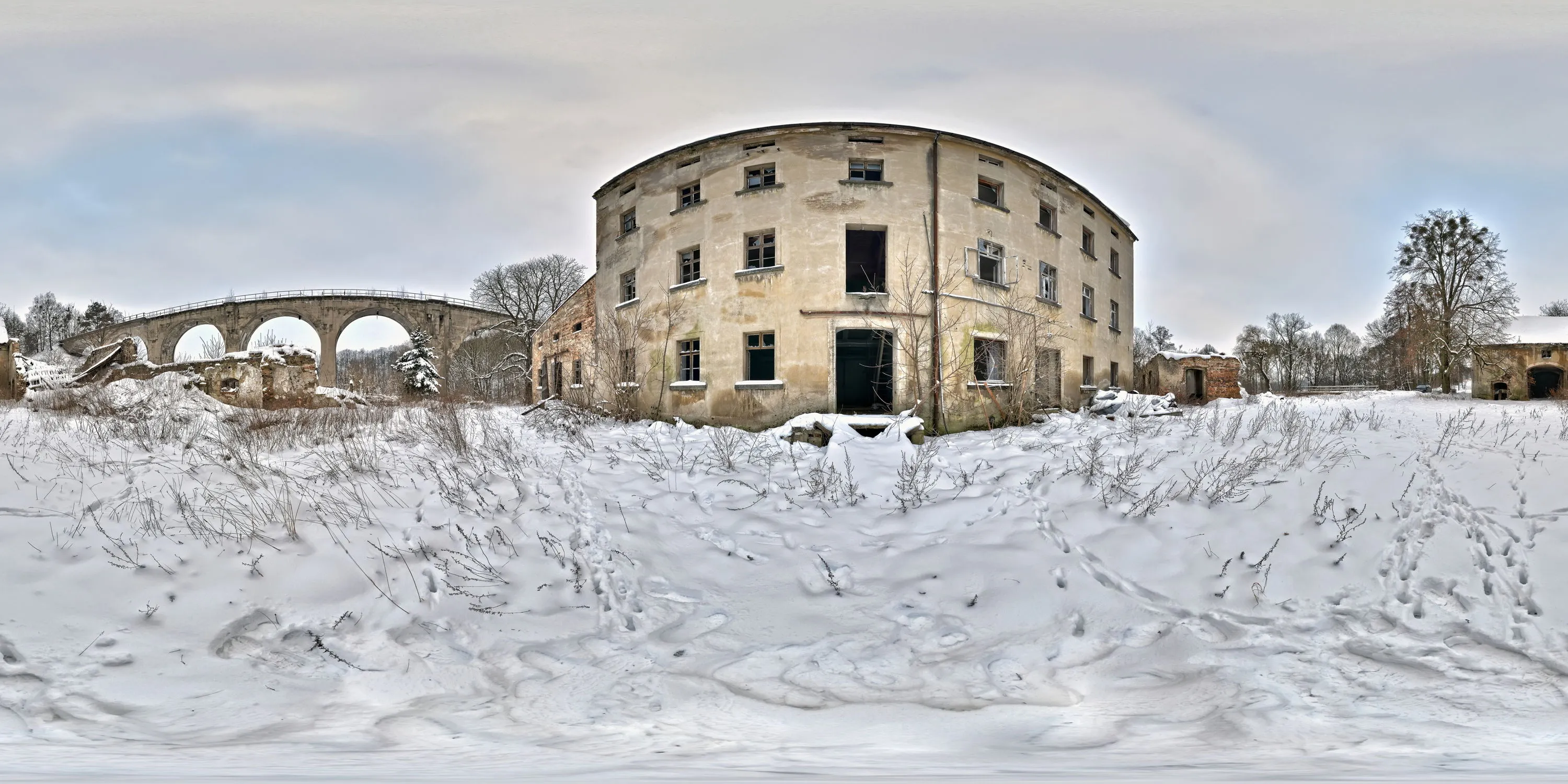 360 Grad Panorama Ansicht: Hof in Wuischker Mühle
