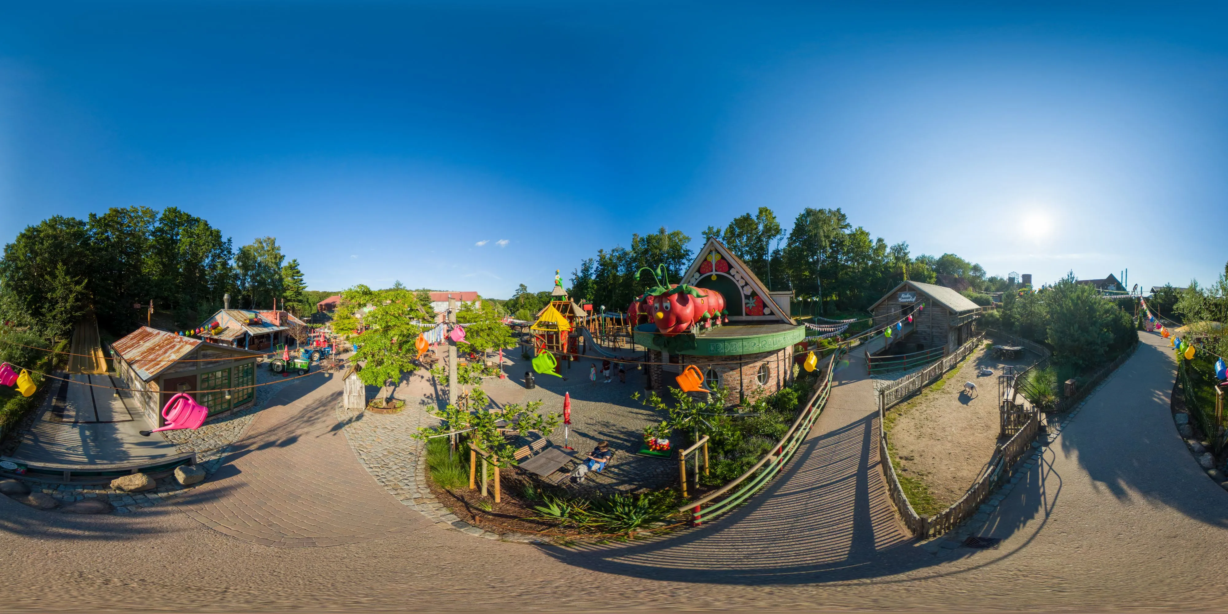 360° Panorama Ansicht: Karls Erlebnis-Dorf - Zirkow - Raupenbahn
