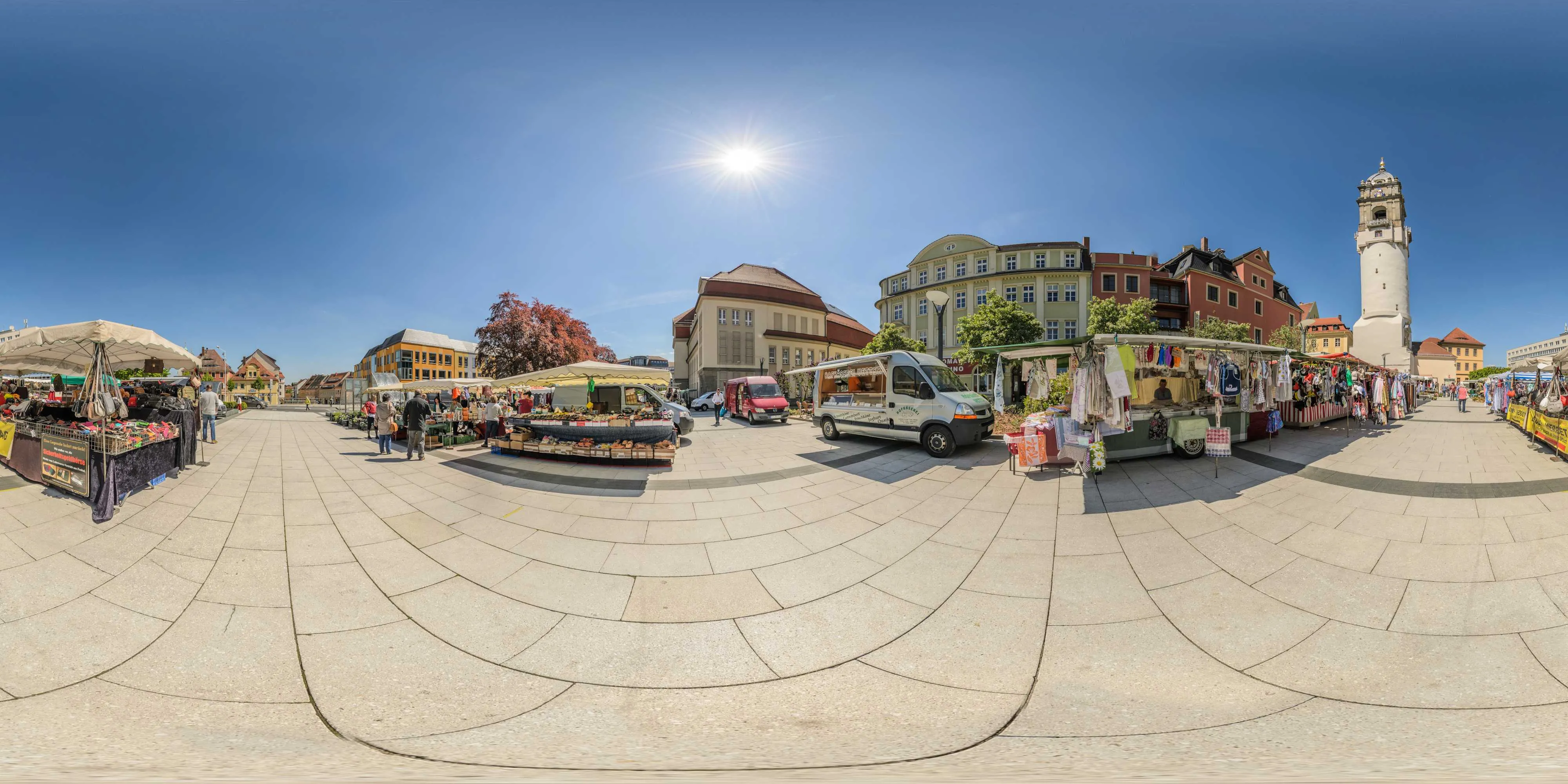 360 Grad Panorama Ansicht: Bautzen - Kornmarkt Markttag in Frühling 2017