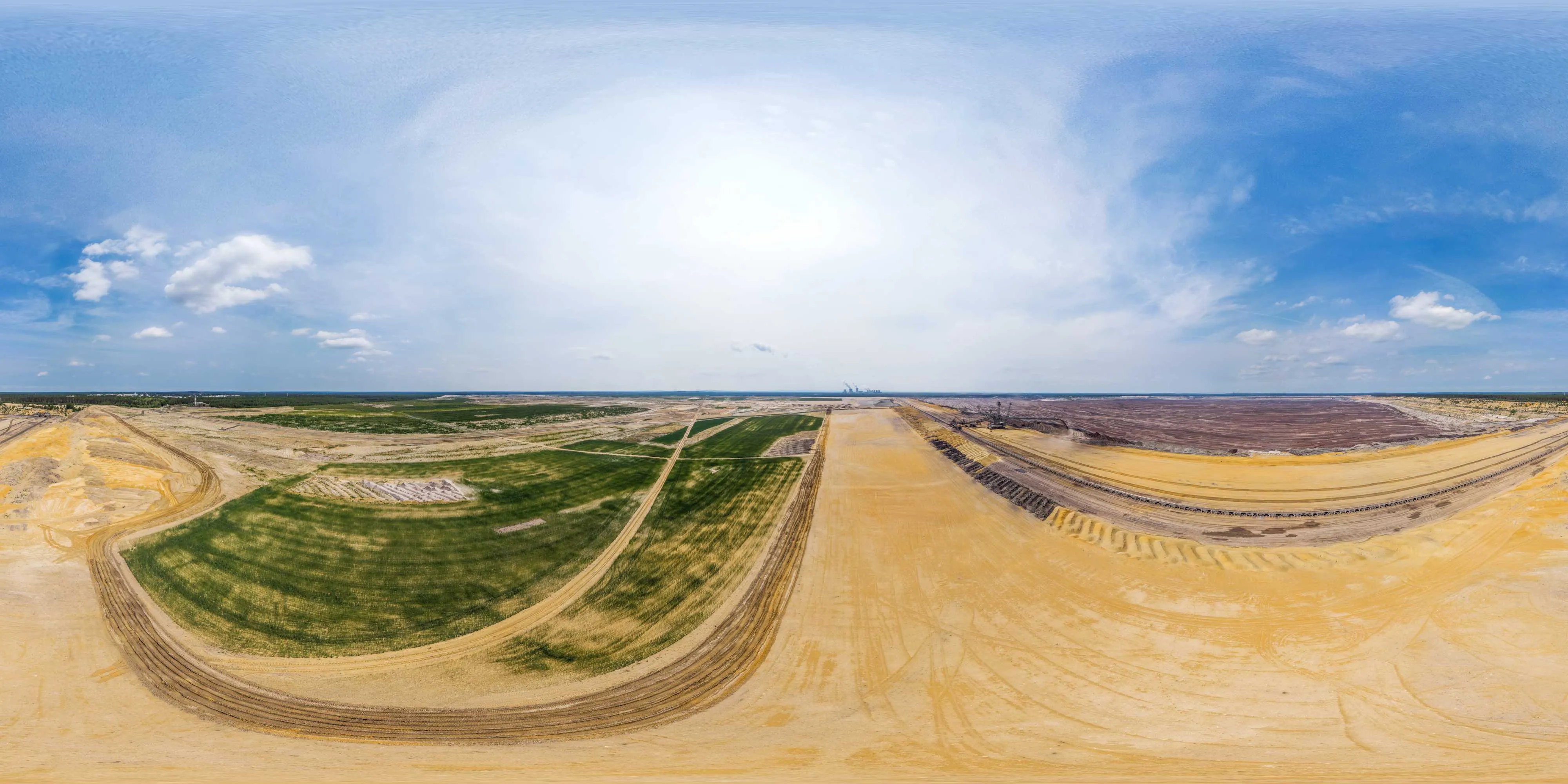 360 Grad Panorama Ansicht: Rekultivierungsflächen beim Schweren Berg in Tagebau Nochten