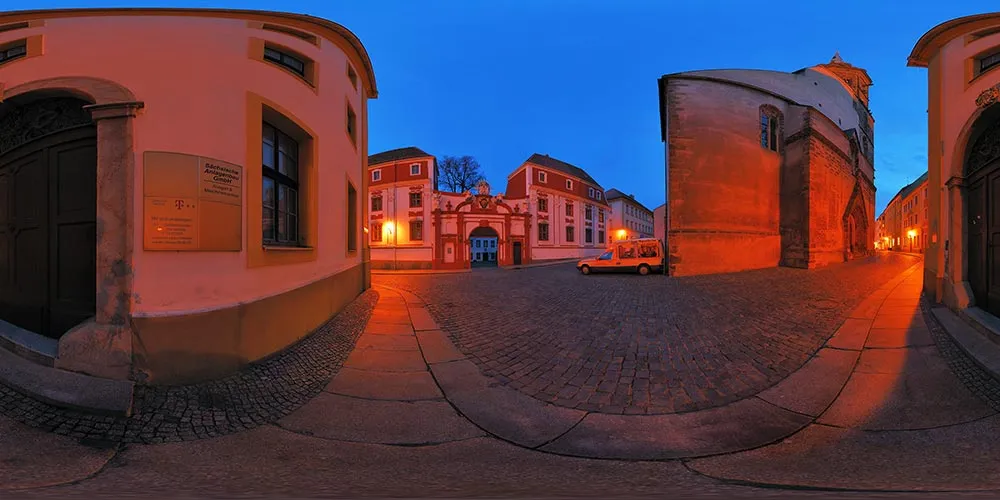 360° Panorama: Portal Domstift in bei Nacht