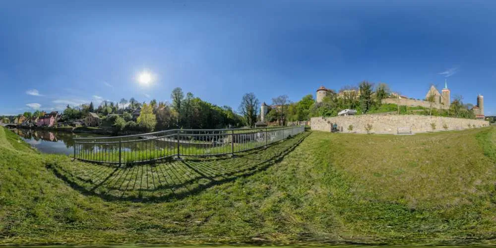 360° Panorama: Uferstraße in Bautzen in Frühling 2017