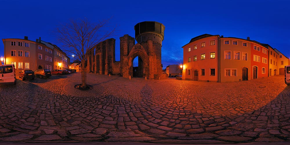 Mönchskirchruine und Wasserturm