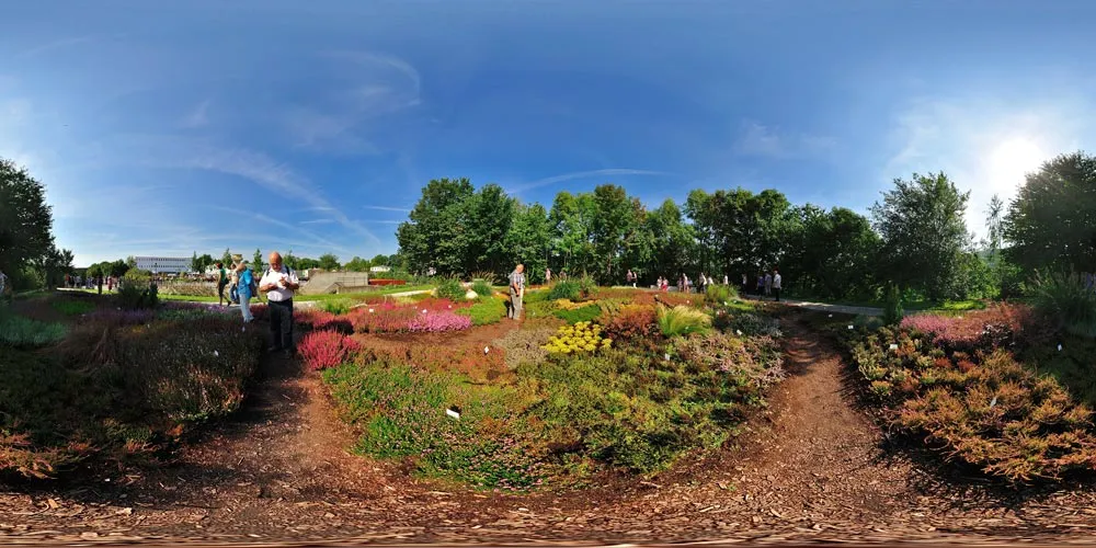 360° Panorama: Der Heidegarten in 6. Sächsische Landesgartenschau in Löbau