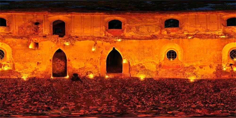 360° Panorama: künstliche Turmruine bei Kerzenschein - Innen in Lausker Skala