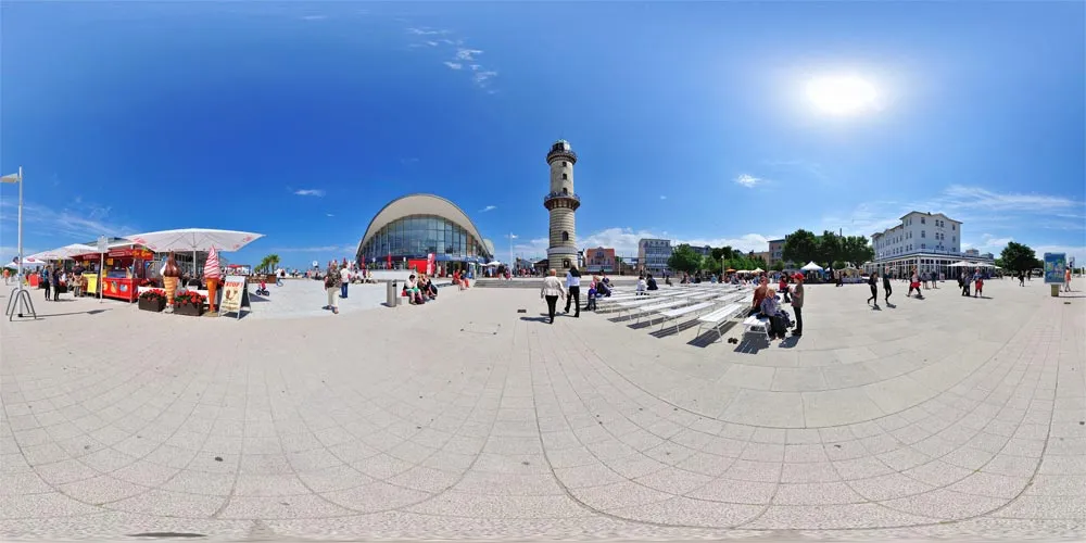 360° Panorama: Leuchtturm in Warnemünde