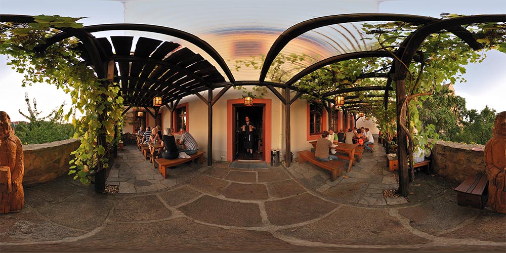 Mönchshof - Klostergarten 1