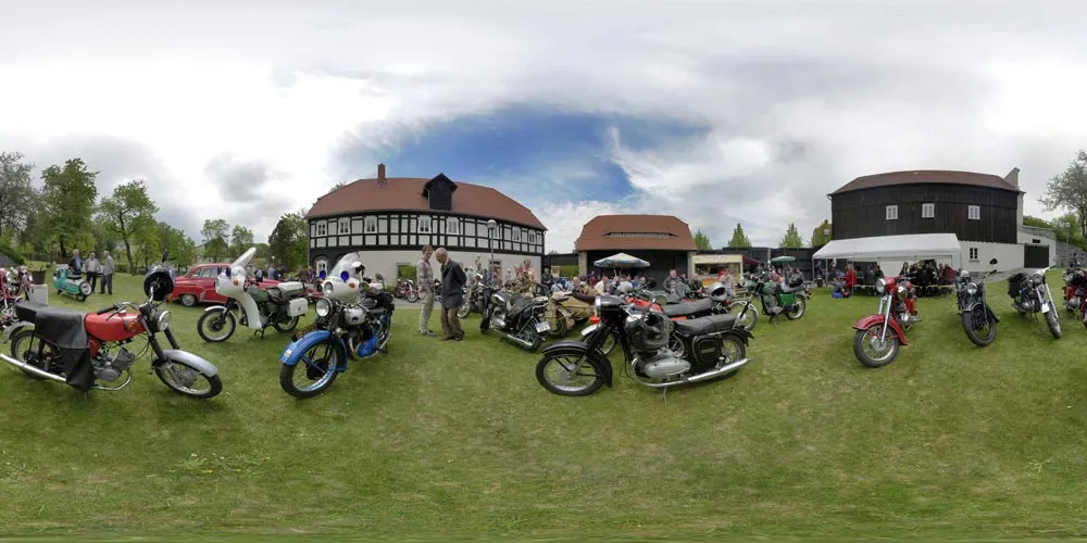 360° Panorama: Motoren An 2007 in Oldtimermuseum