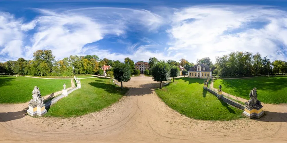 360° Panorama: Skulpturen Meleagros und Atalante im Schlosspark in Schloss Neschwitz