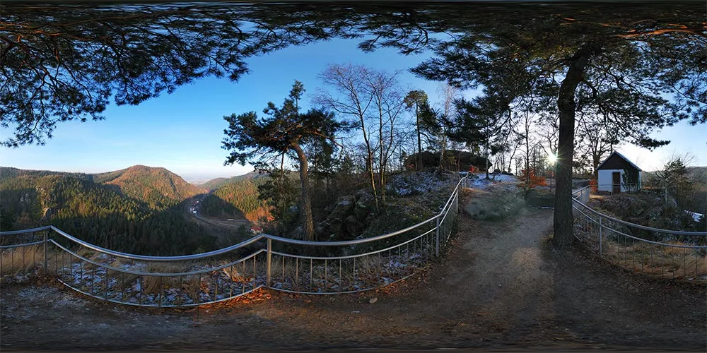 360° Panorama: Aussicht Richtung Zittau in Burg und Kloster Oybin